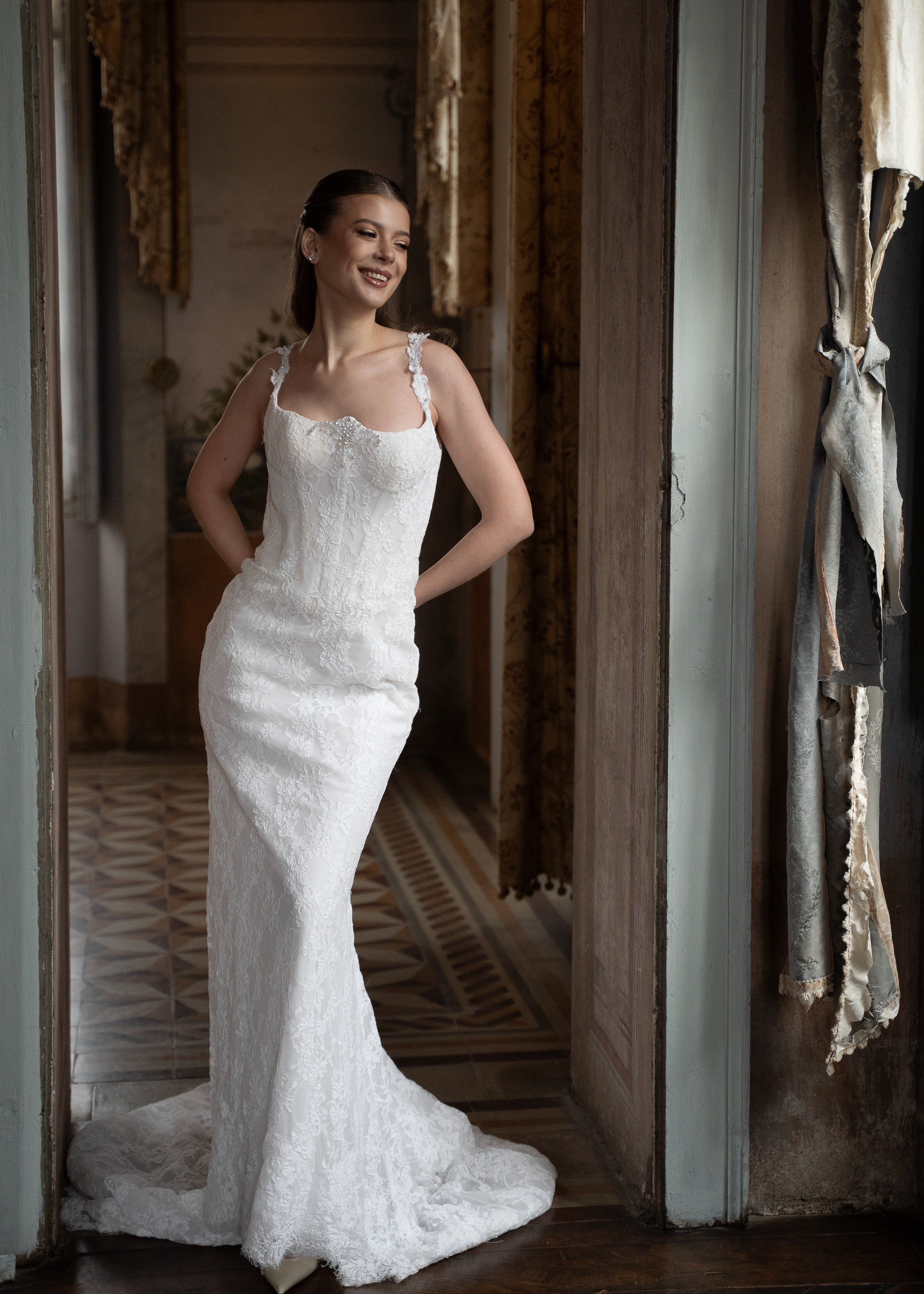 Intimate wedding in Milan. Proposal Photographer in Lake Como