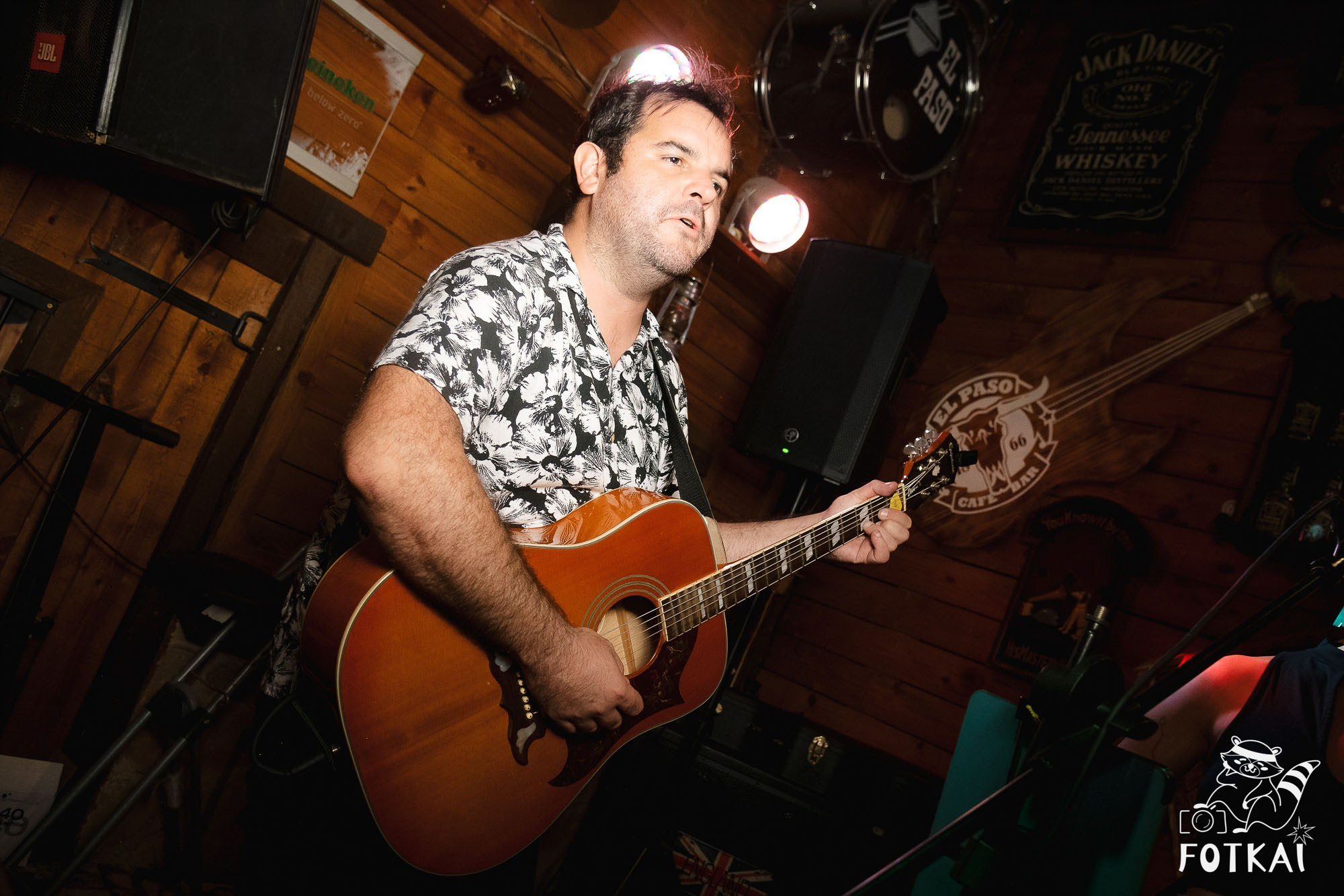 Get Back en El Paso Bar – Noche de Rock en Vivo | Reportaje Fotográfico Oktoberfest | FOTKAI