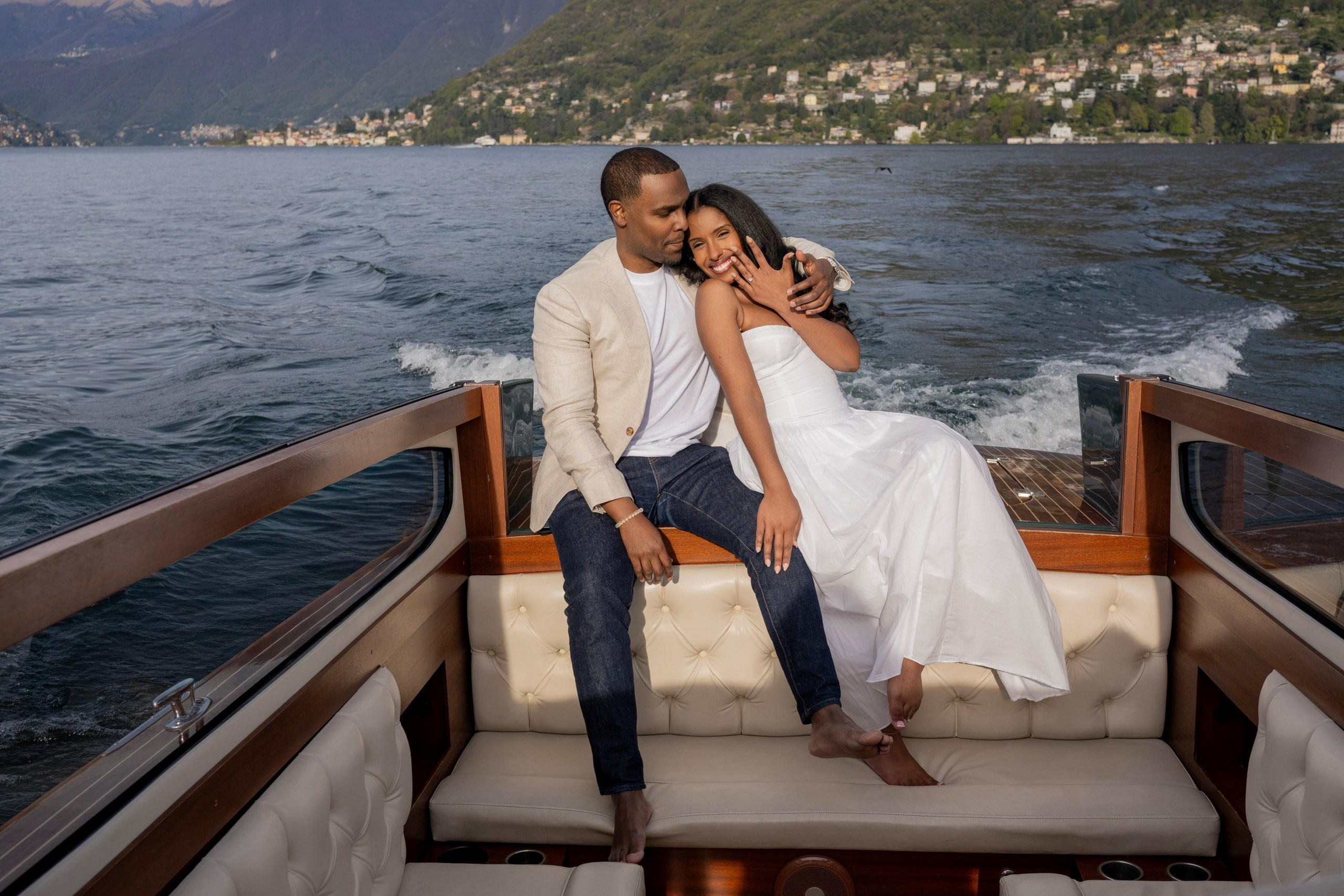 Boat proposal. Fotografo matrimonio Lago di Como Ferrari Media Production