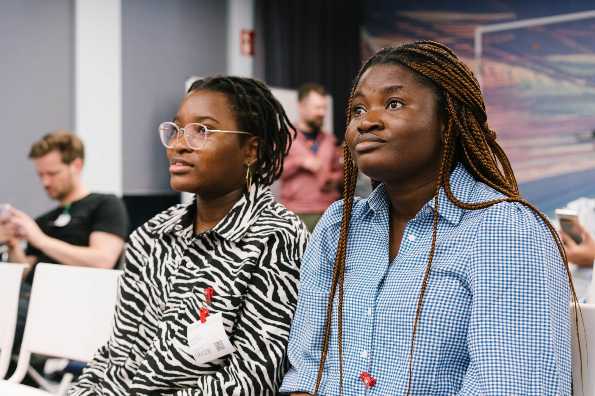 Teilnehmende während einer technischen Session bei einem Entwickler-Event in München