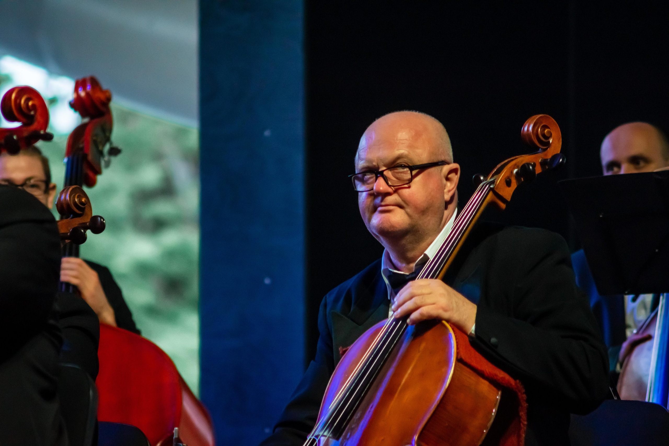 Koncert charytatywny „Sail Fundation” w szczecinie na Teatr Letni. Rodzinny i weselny fotograf w Szczecinie, Dennis