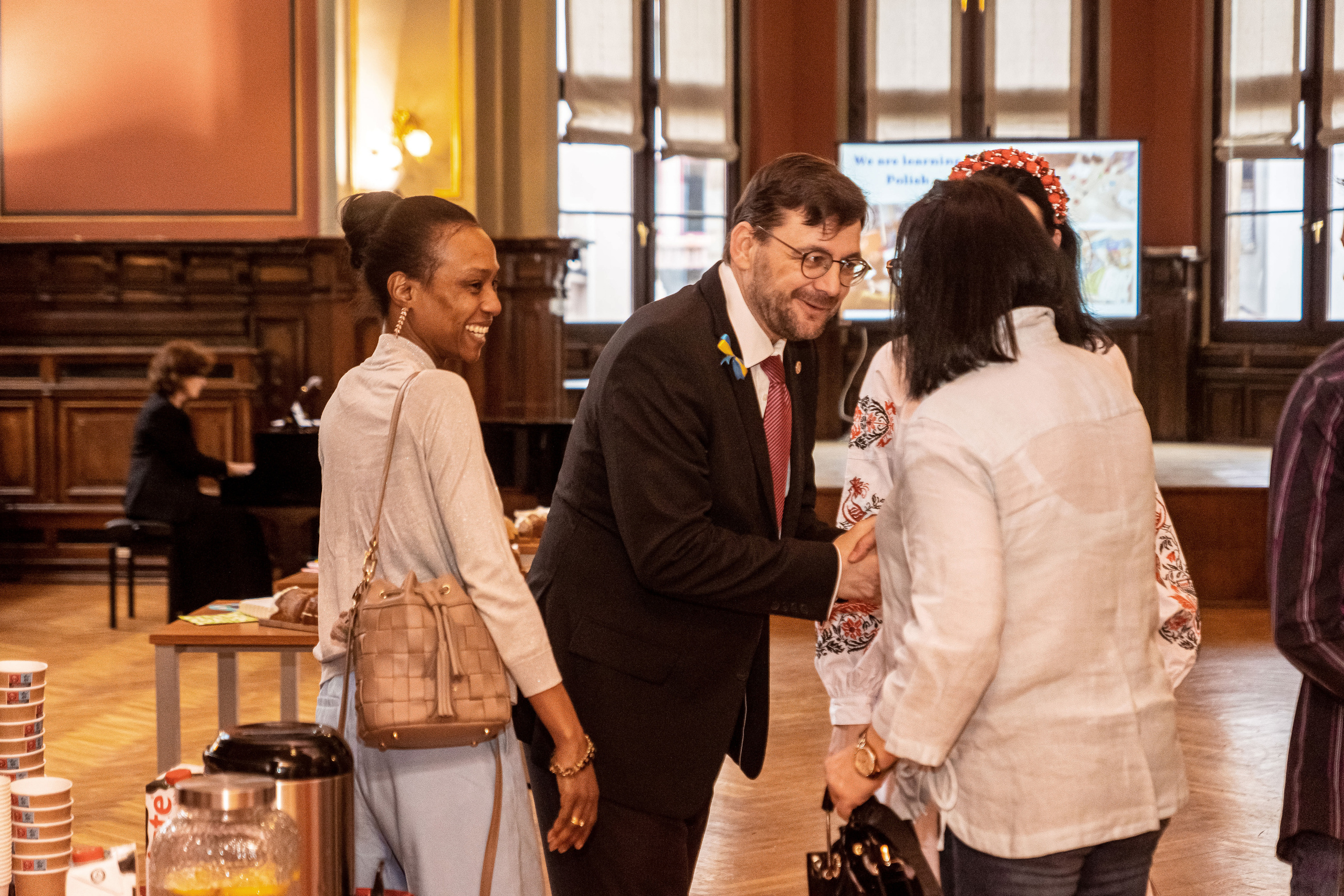 Koncert charytatywny „Sail Fundation” w Szczecinie w Museum Sztuki. Rodzinny i weselny fotograf w Szczecinie, Dennis