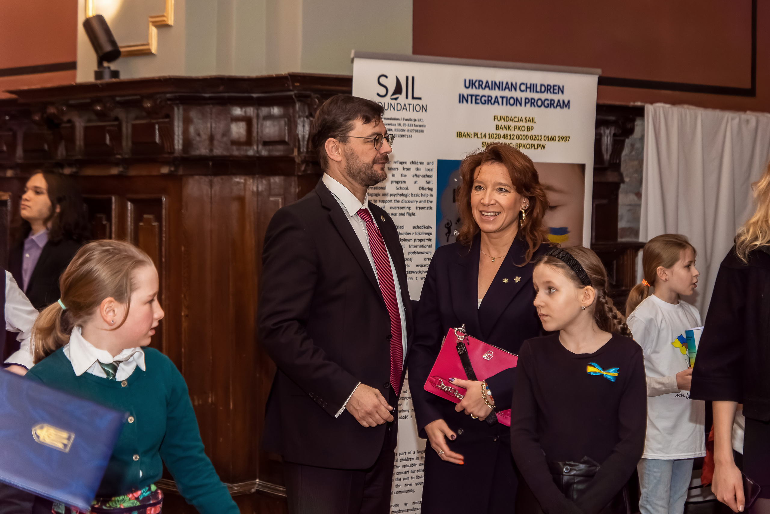 Koncert charytatywny „Sail Fundation” w Szczecinie w Museum Sztuki. Rodzinny i weselny fotograf w Szczecinie, Dennis