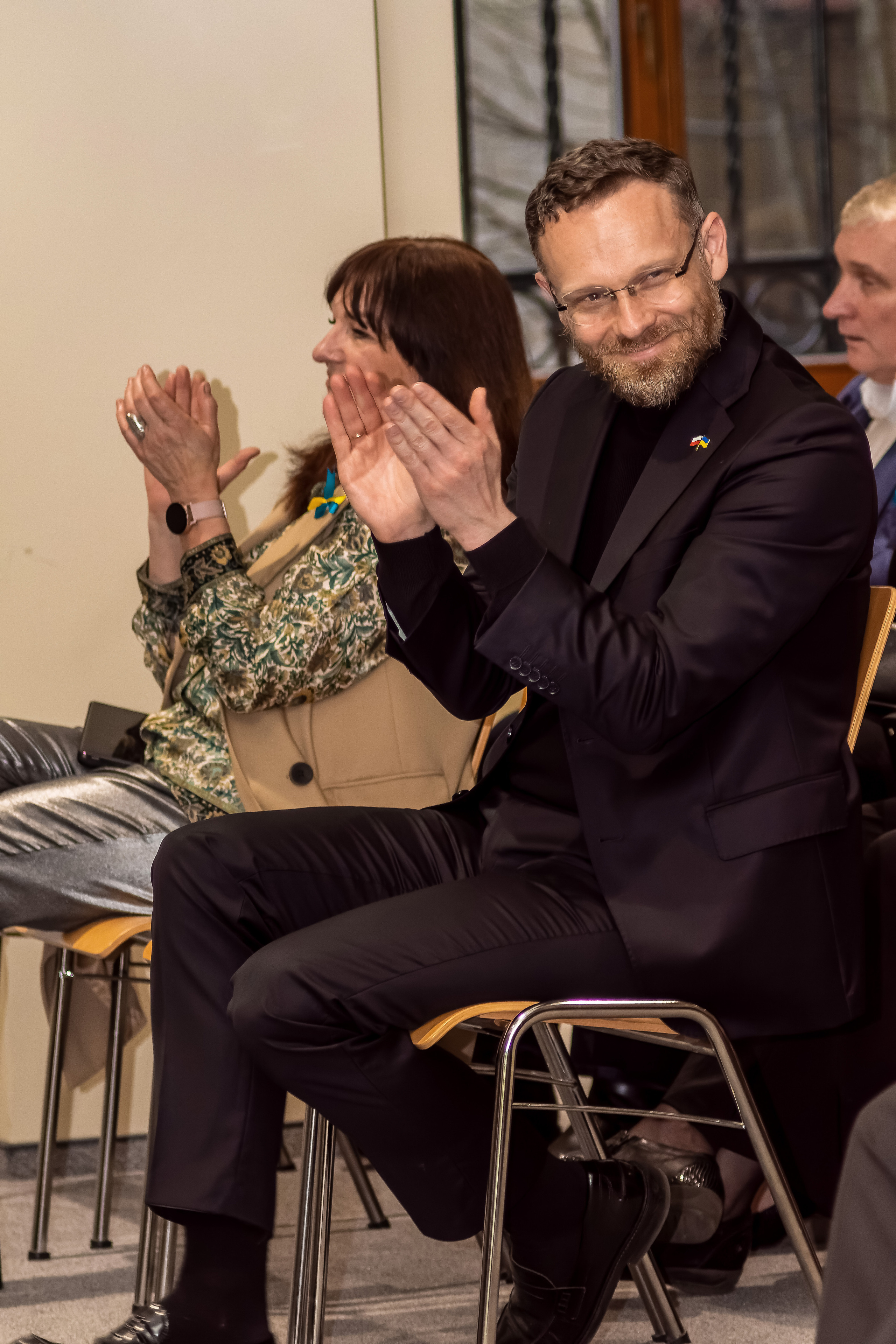 Koncert charytatywny „Sail Fundation” w Szczecinie w Museum Sztuki. Rodzinny i weselny fotograf w Szczecinie, Dennis