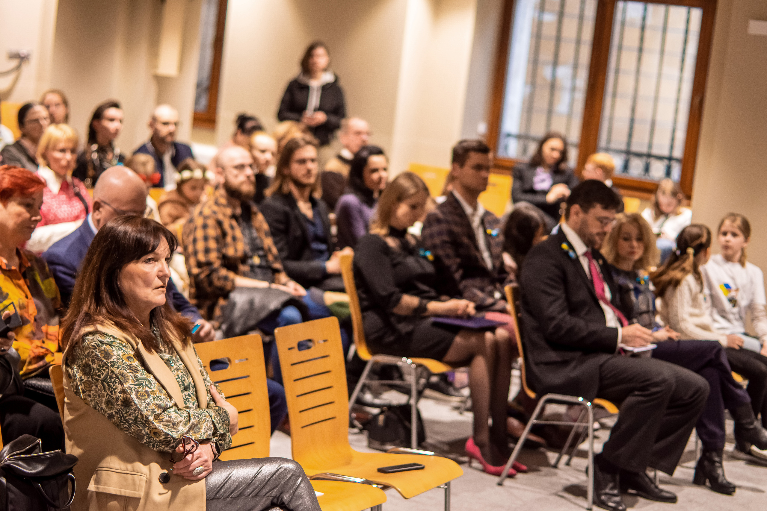 Koncert charytatywny „Sail Fundation” w Szczecinie w Museum Sztuki. Rodzinny i weselny fotograf w Szczecinie, Dennis