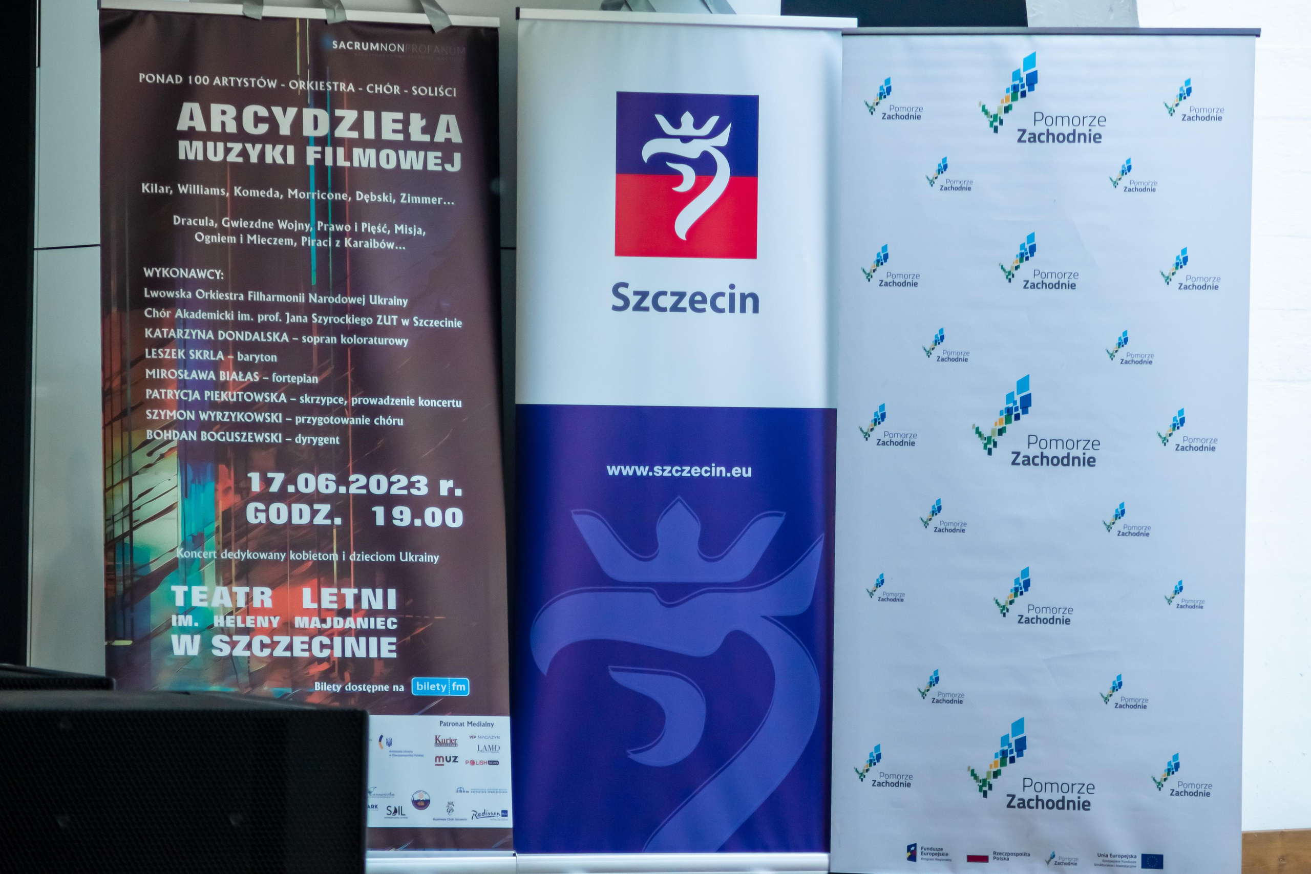 Koncert charytatywny „Sail Fundation” w szczecinie na Teatr Letni. Rodzinny i weselny fotograf w Szczecinie, Dennis