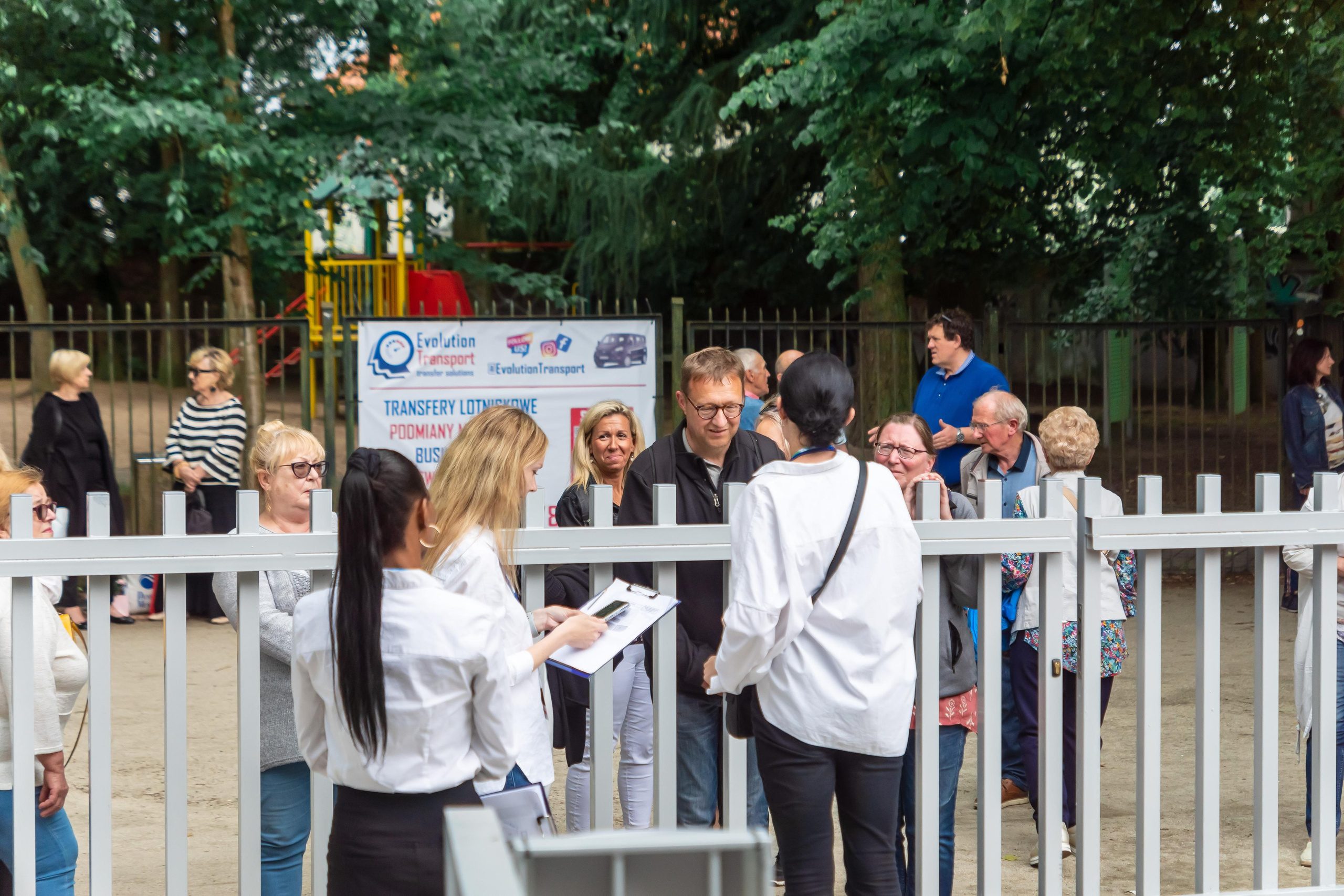 Koncert charytatywny „Sail Fundation” w szczecinie na Teatr Letni. Rodzinny i weselny fotograf w Szczecinie, Dennis