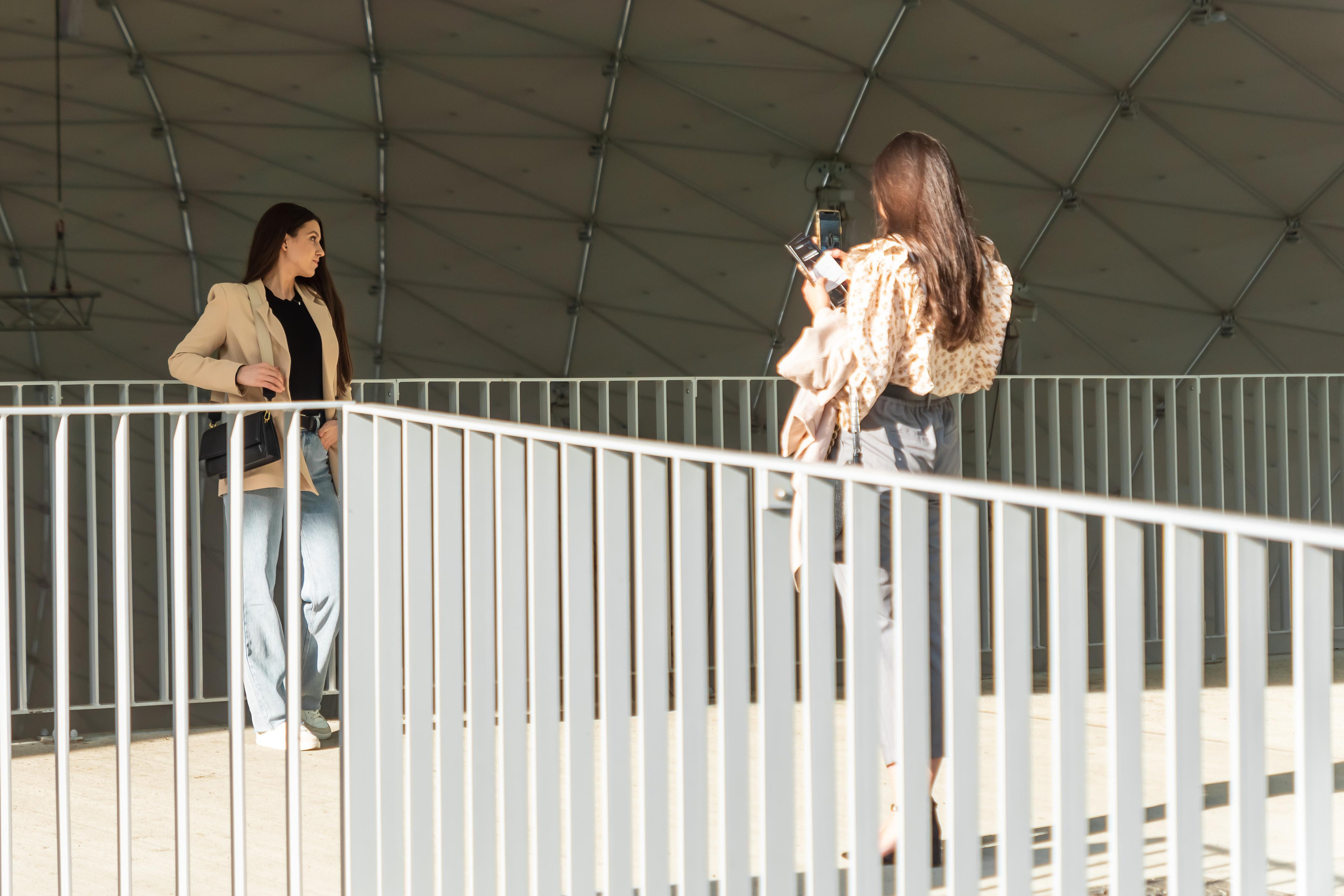 Koncert charytatywny „Sail Fundation” w szczecinie na Teatr Letni. Rodzinny i weselny fotograf w Szczecinie, Dennis