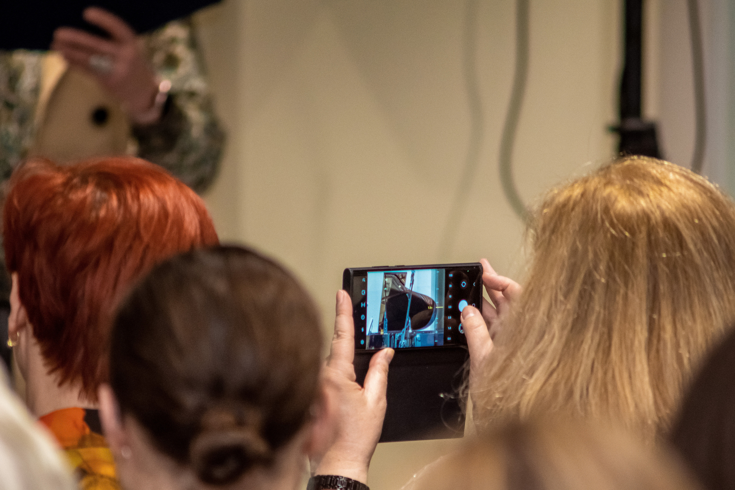 Koncert charytatywny „Sail Fundation” w Szczecinie w Museum Sztuki. Rodzinny i weselny fotograf w Szczecinie, Dennis