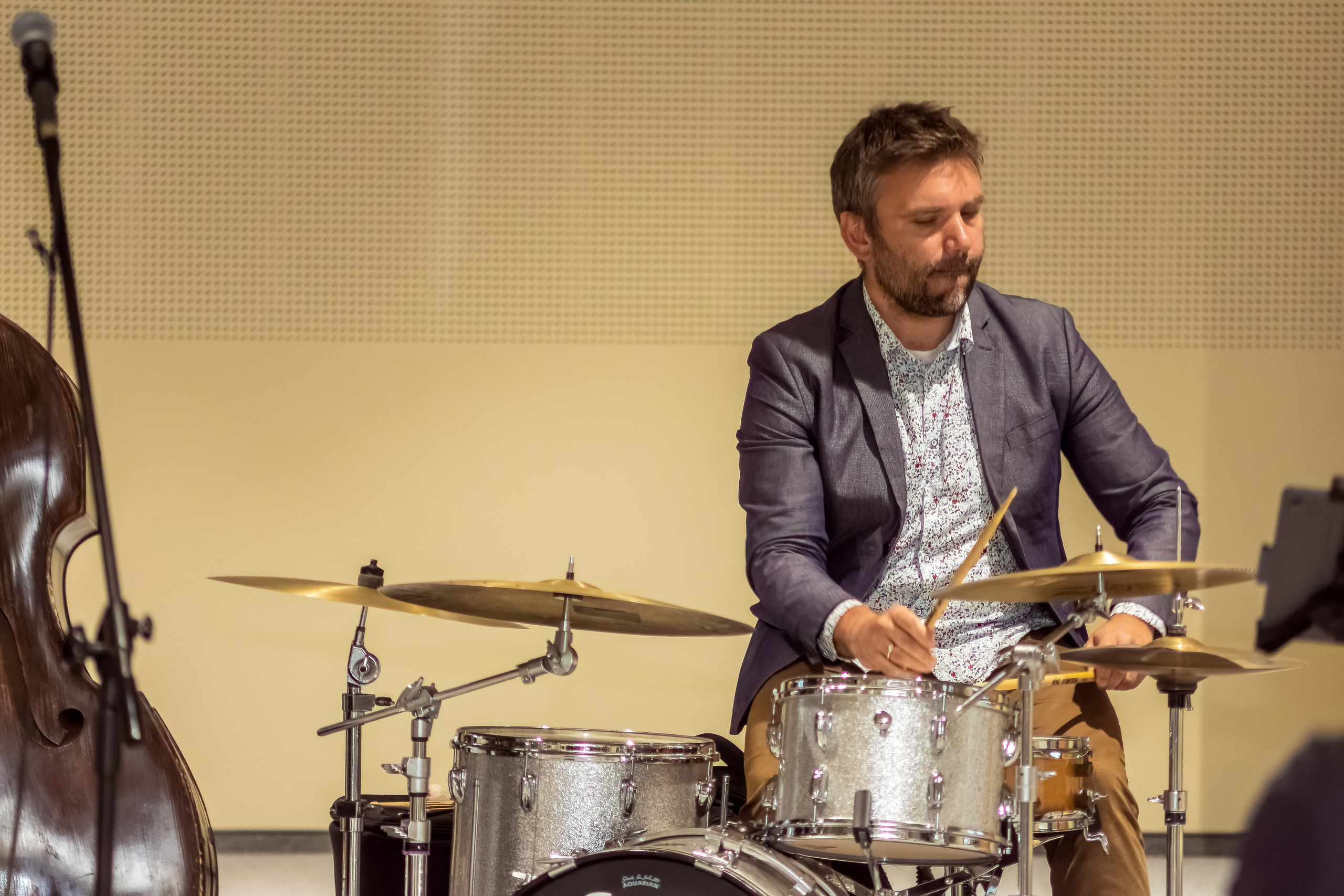 Koncert charytatywny „Sail Fundation” w Szczecinie w Museum Sztuki. Rodzinny i weselny fotograf w Szczecinie, Dennis