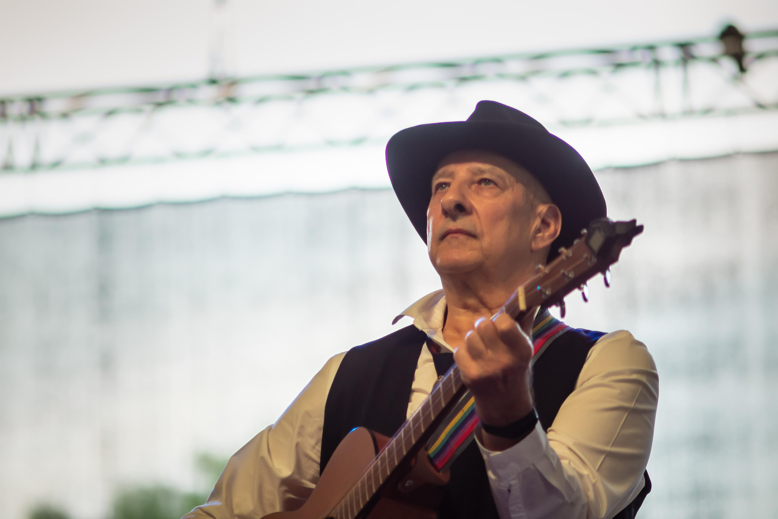 Koncert charytatywny „Sail Fundation” w szczecinie na Teatr Letni. Rodzinny i weselny fotograf w Szczecinie, Dennis