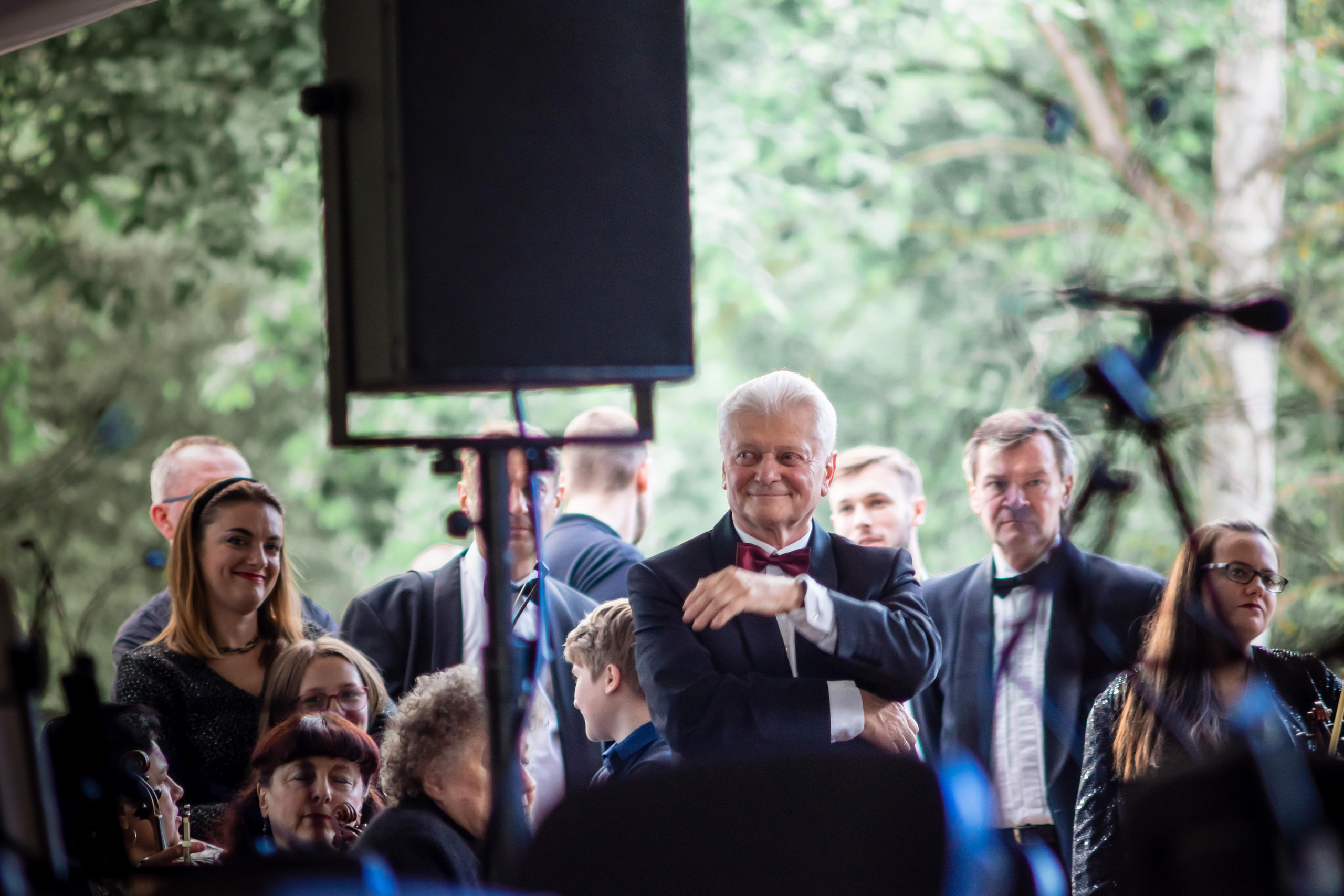 Koncert charytatywny „Sail Fundation” w szczecinie na Teatr Letni. Rodzinny i weselny fotograf w Szczecinie, Dennis