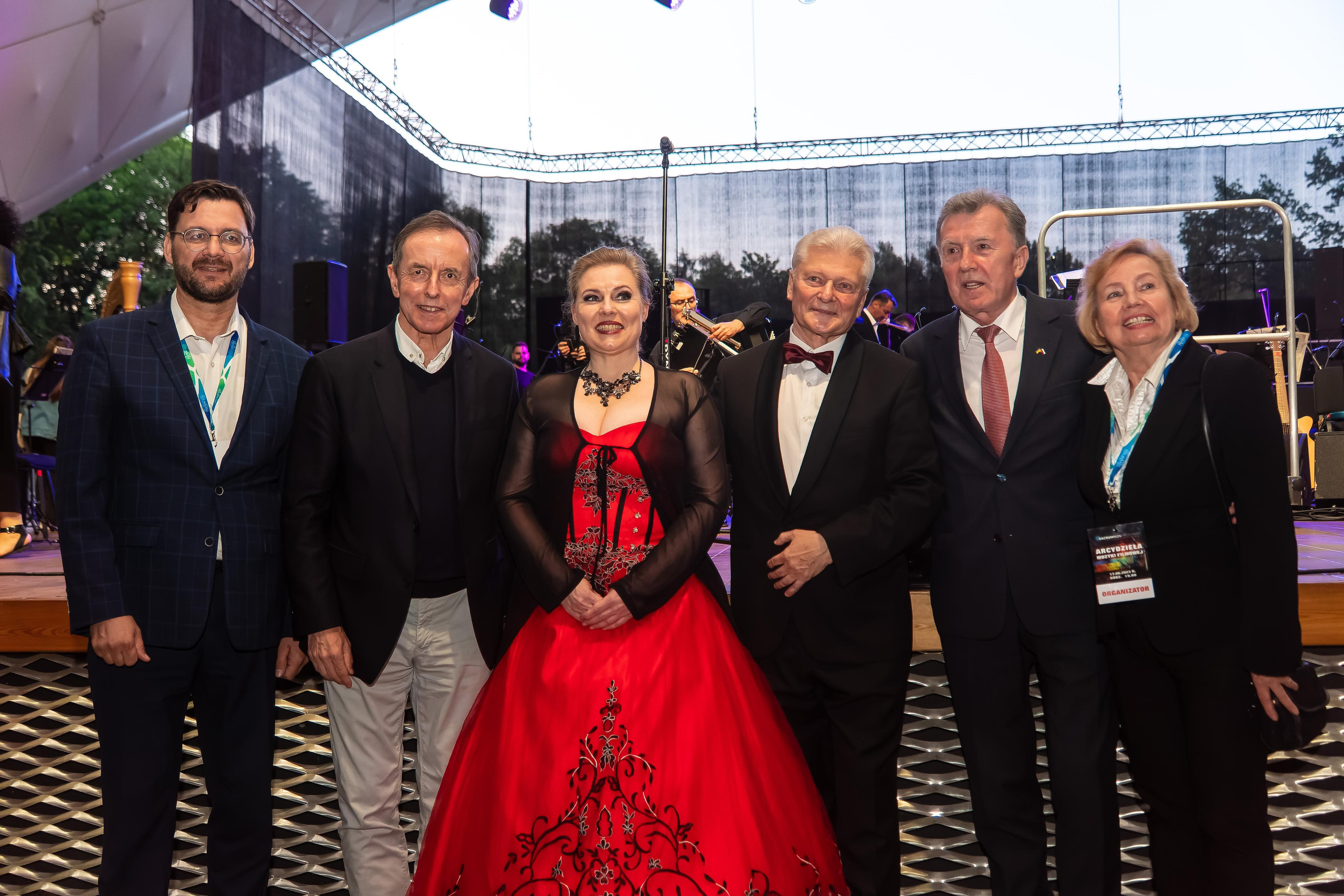 Koncert charytatywny „Sail Fundation” w szczecinie na Teatr Letni. Rodzinny i weselny fotograf w Szczecinie, Dennis