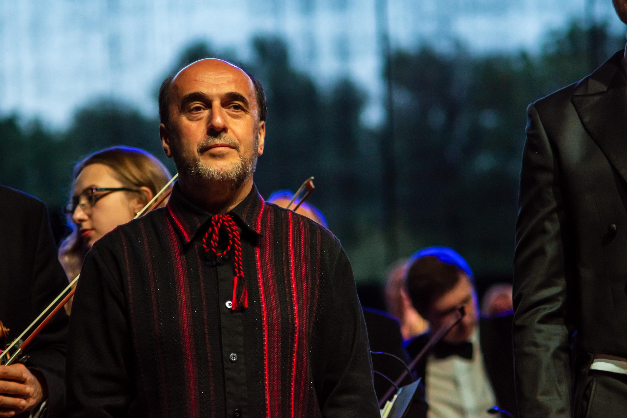 Koncert charytatywny „Sail Fundation” w szczecinie na Teatr Letni. Rodzinny i weselny fotograf w Szczecinie, Dennis