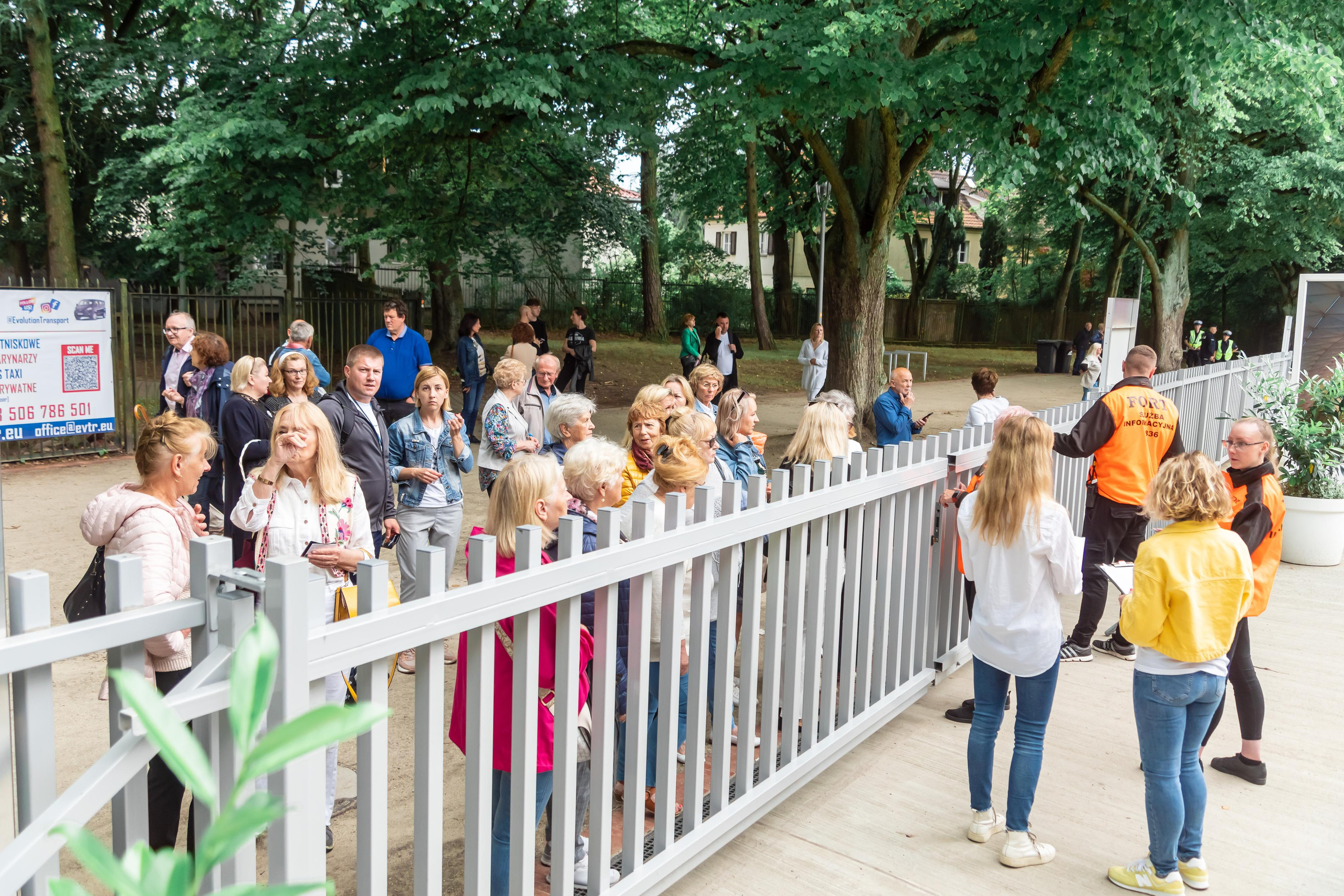 Koncert charytatywny „Sail Fundation” w szczecinie na Teatr Letni. Rodzinny i weselny fotograf w Szczecinie, Dennis