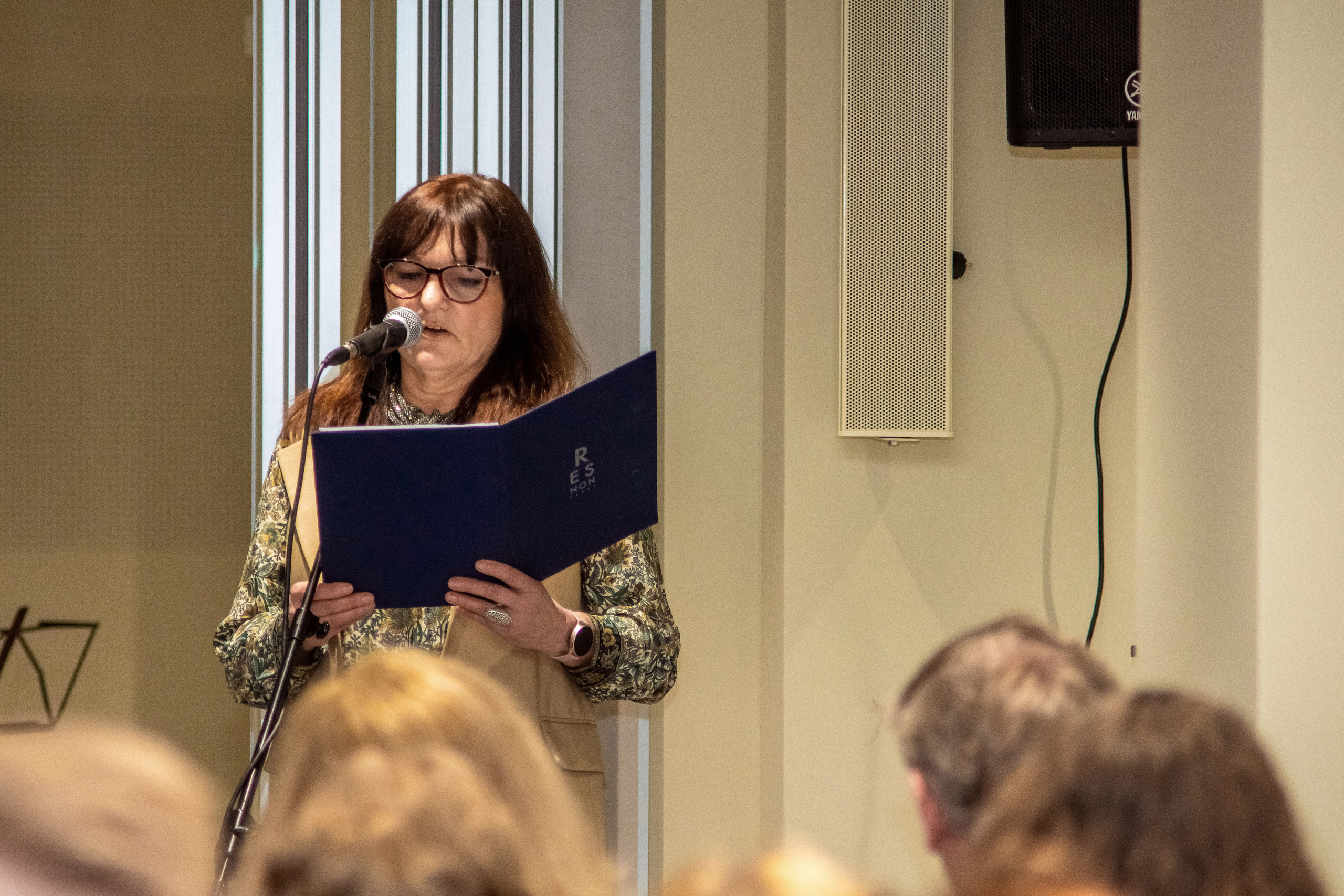 Koncert charytatywny „Sail Fundation” w Szczecinie w Museum Sztuki. Rodzinny i weselny fotograf w Szczecinie, Dennis