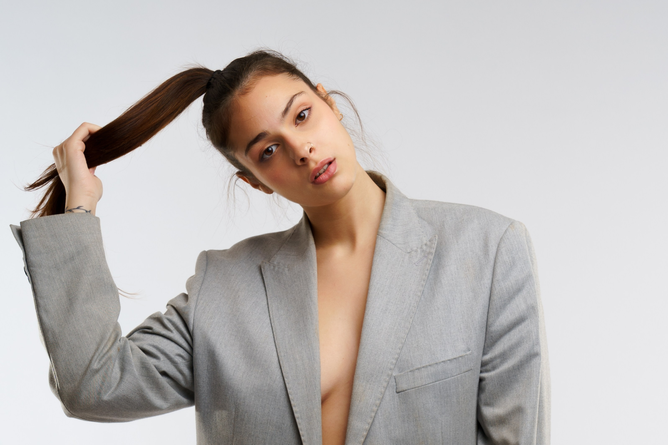 Ritratti Artistici | Esplorazione di Espressioni e Identità. Fotografa maternity, family e business a Pomezia e Roma – Simona Henkel