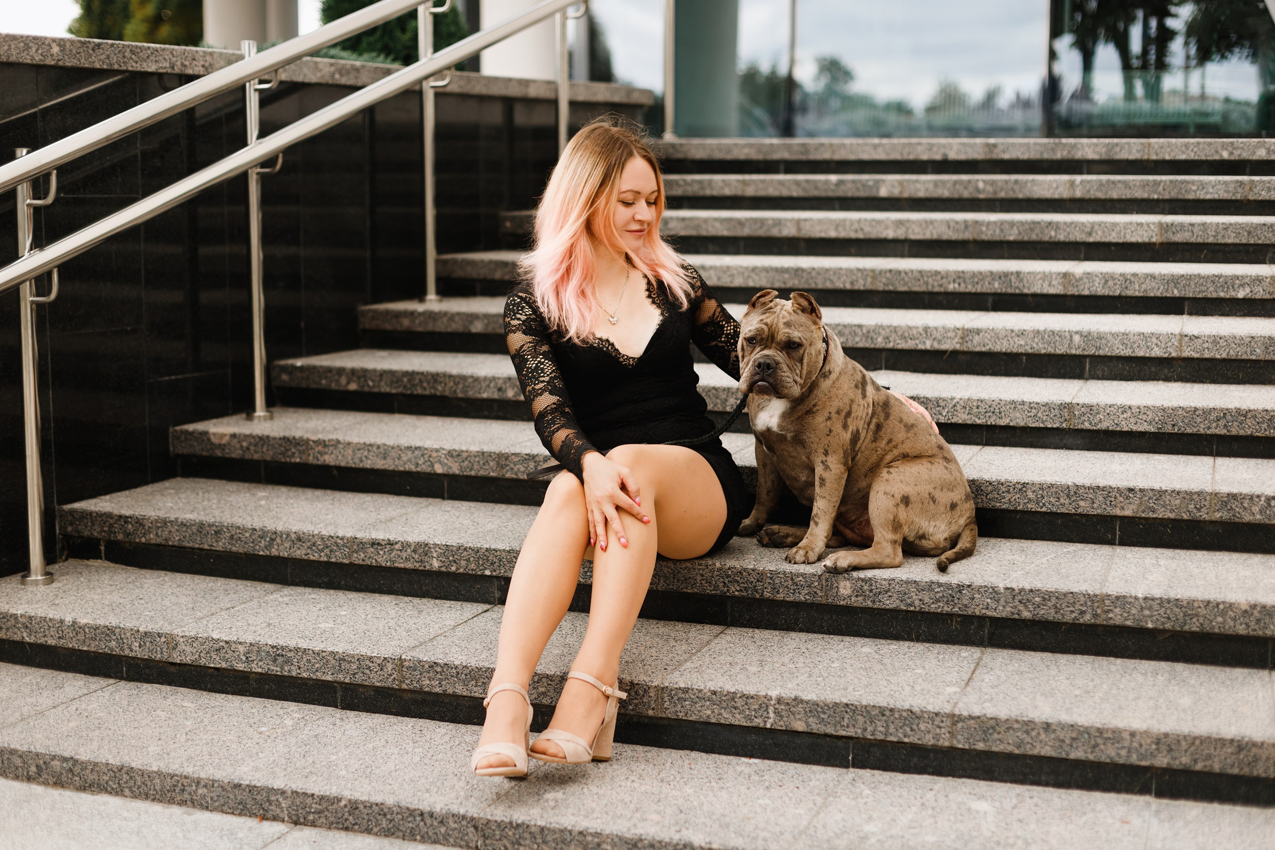 Alesya & her bullies. Kaja | fotograf we Wrocławiu | ludzie i psy