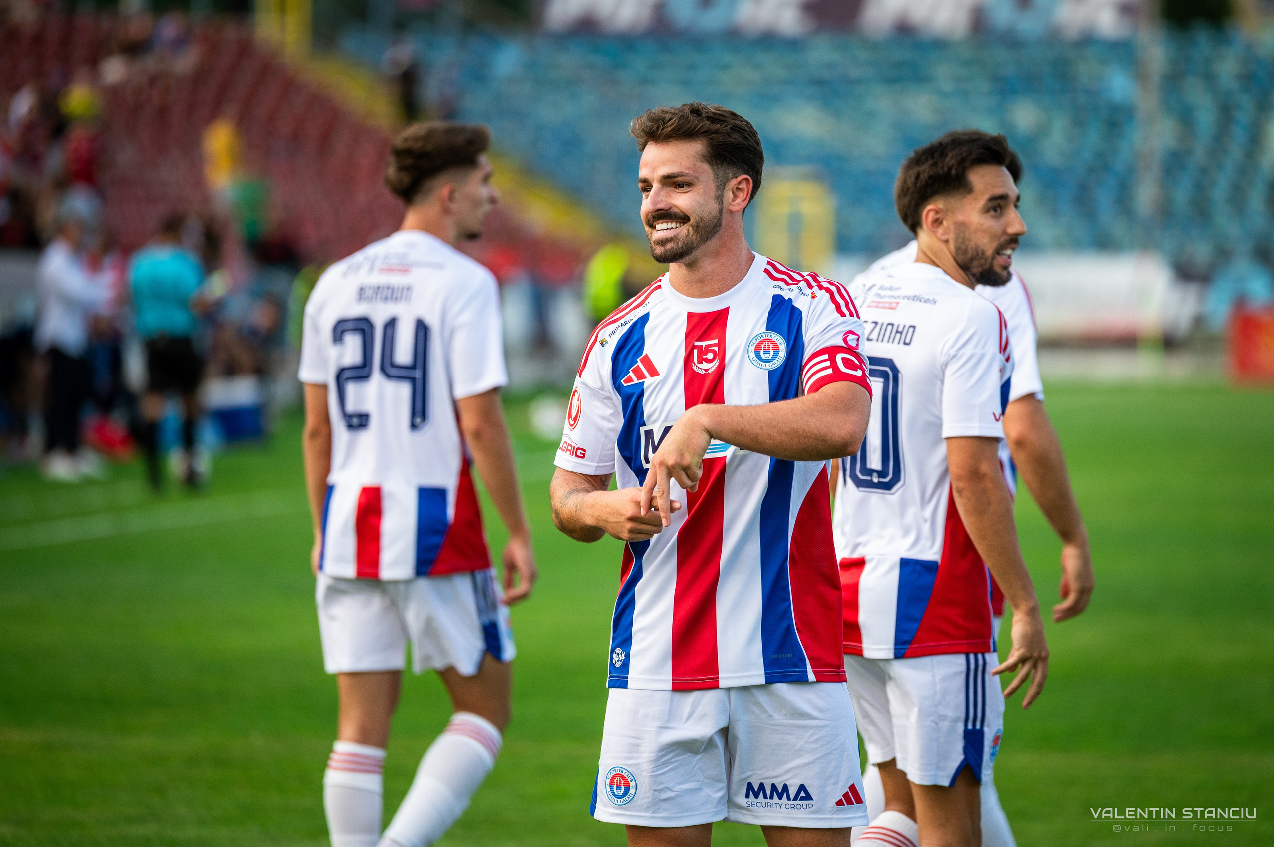 Otelul Galati — CFR Cluj. Fotograf de Sport, Portret, Produs, Corporate, Cultural și Evenimente în Galați | Valentin Stanciu