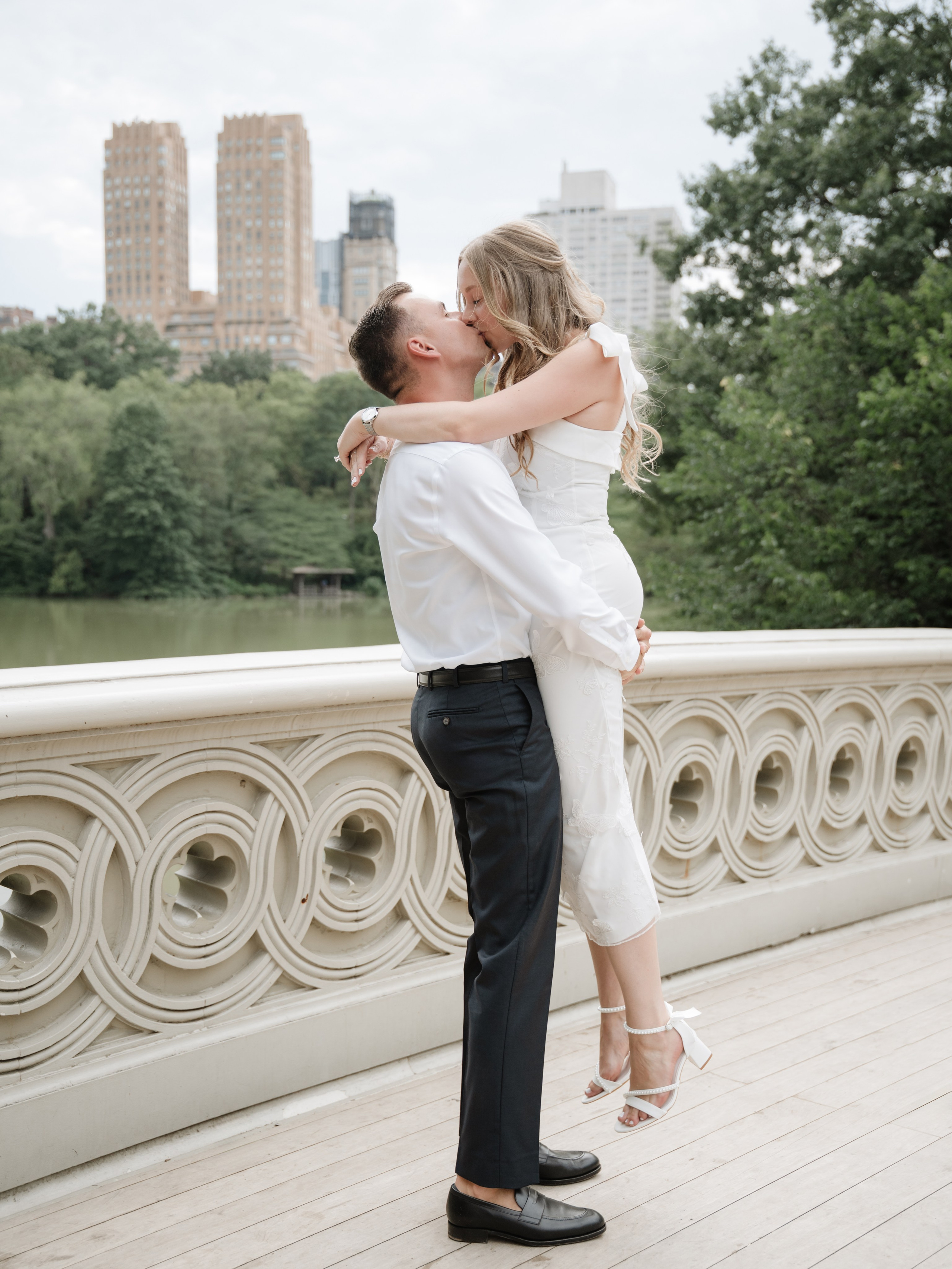 Engagement in Central Park. Portrait and wedding photographer in New York