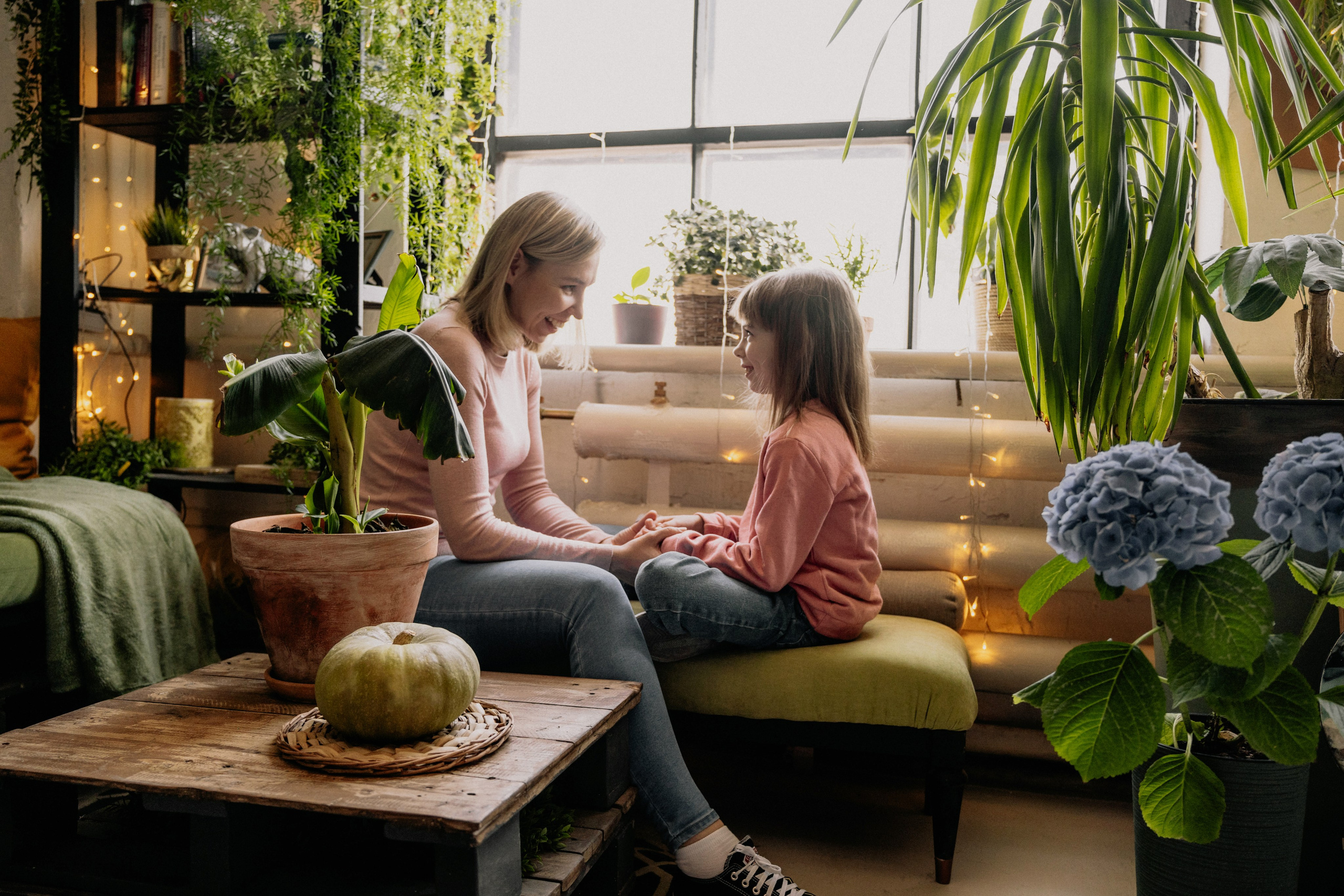 Studio Family Photography with Greenery – Fresh & Elegant. Alisa Tant — Family and newborn photographer Bucks County, Montgomery county, Philadelphia, NJ