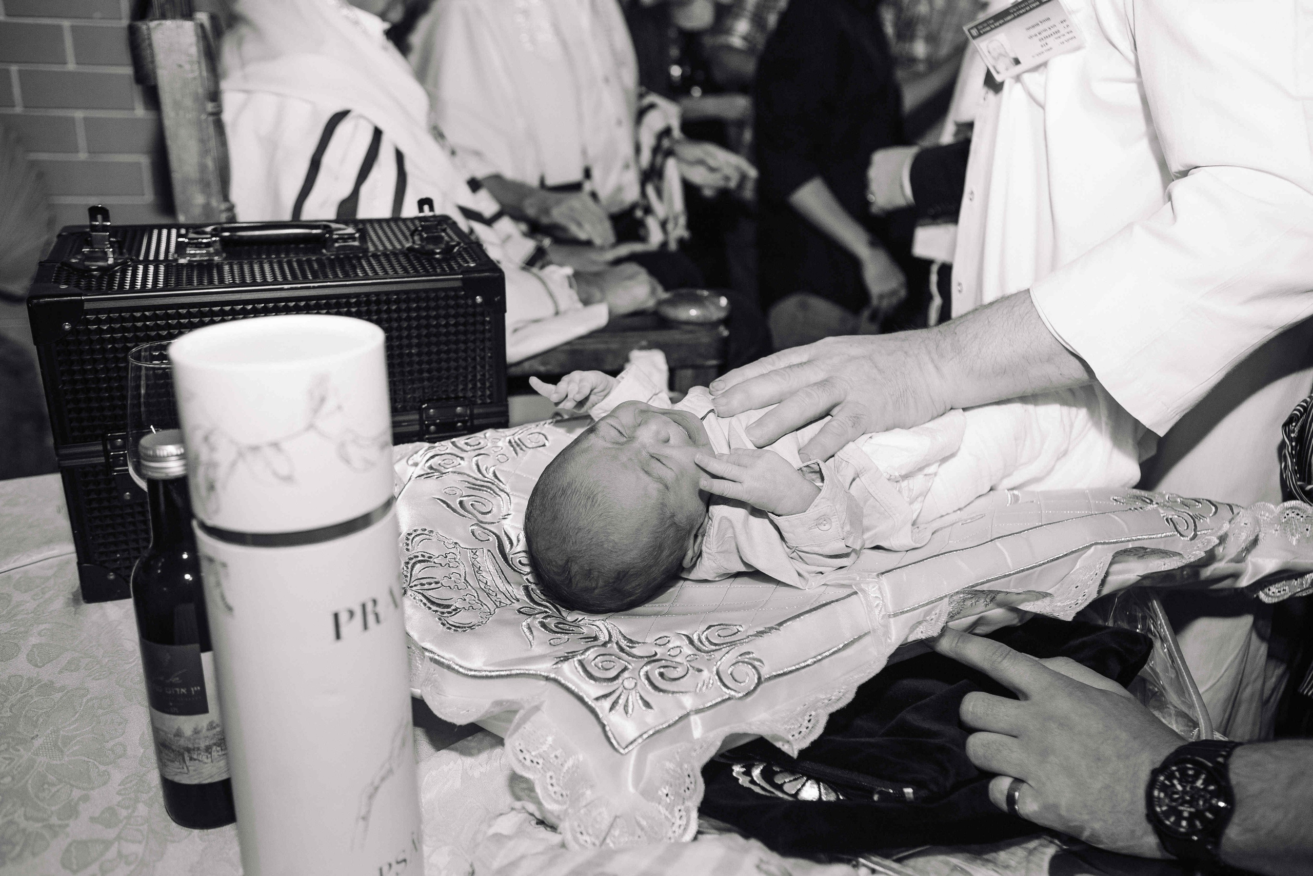 BRIT MILA (BIG EVENT). PHOTOGRAPHER IN ISRAEL