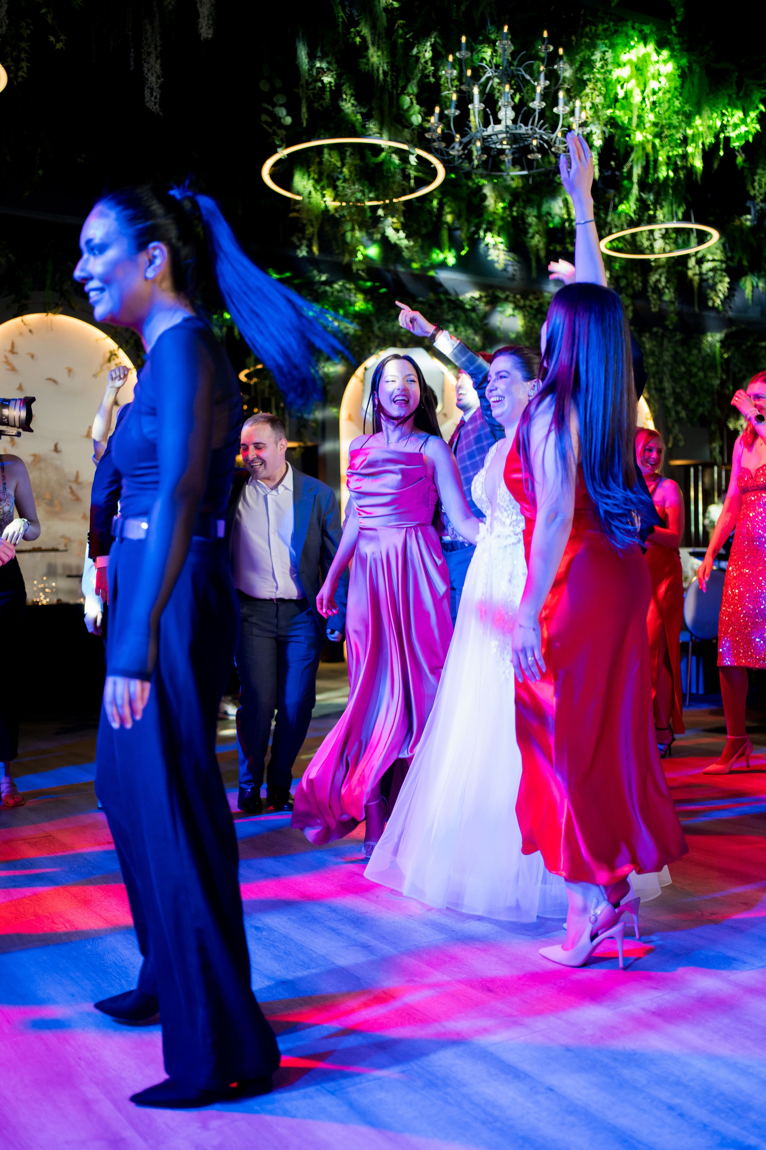 PARTY. Gabriel Florea — Fotograf nuntă București