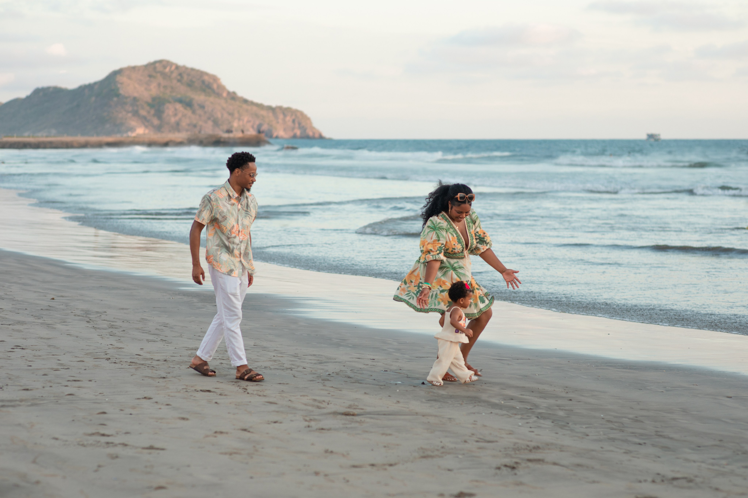 Family photoshoot in Mazatlan. Victoria Castellanos. Fotógrafo profesional en Mazatlán