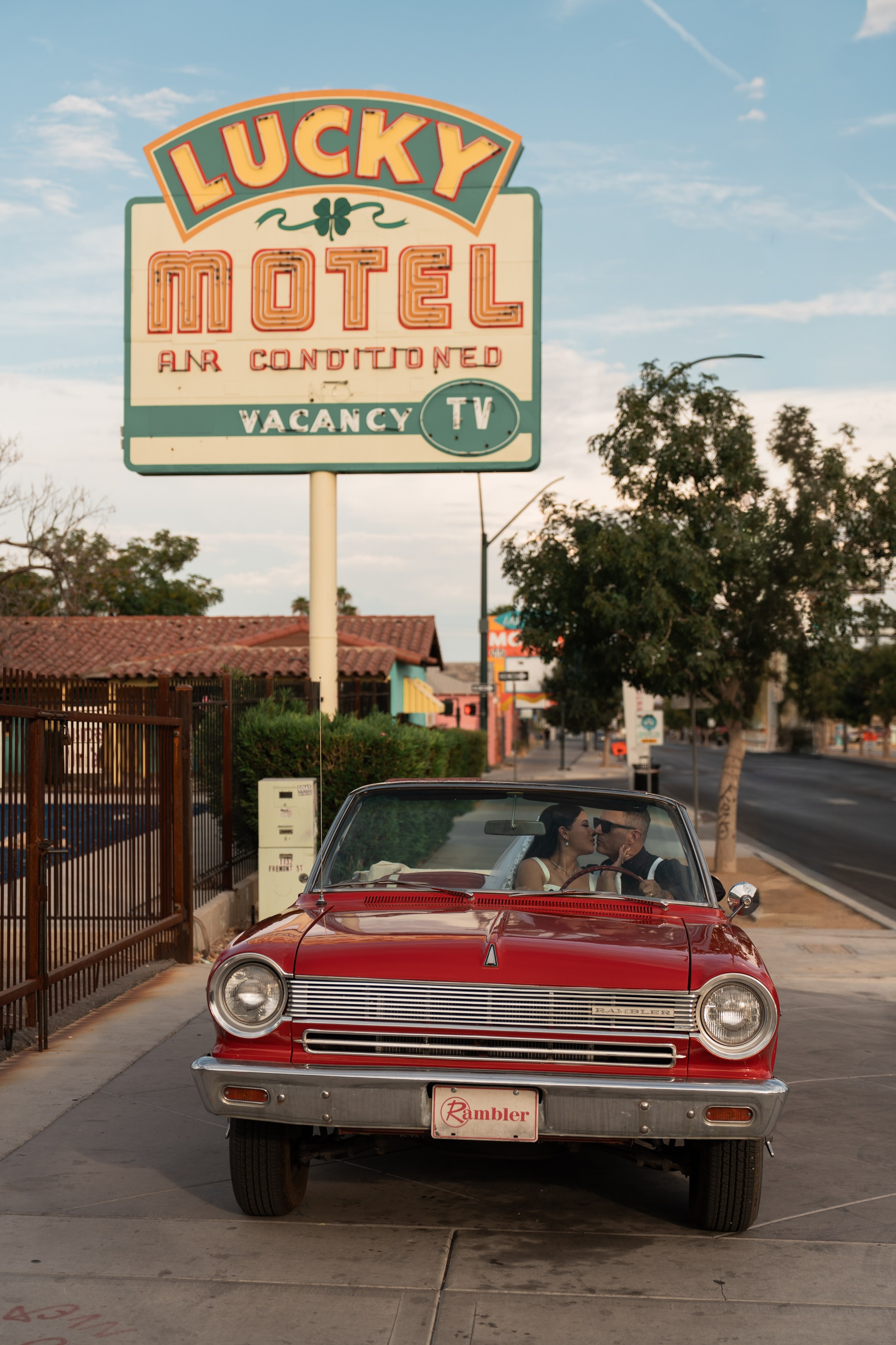 Stephanie&Ryan. Wedding & elopement photographer Viktoriya Kravtsov. Las Vegas
