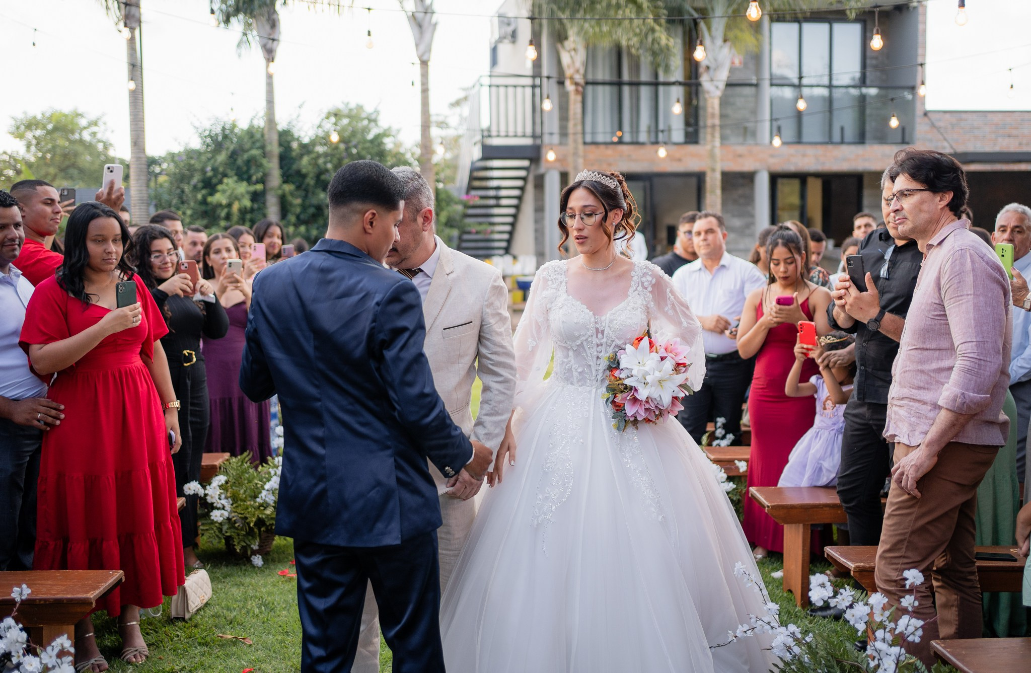 Larissa & Vinicius — Espaço Faveral / Aararaquara. Robson Colaço