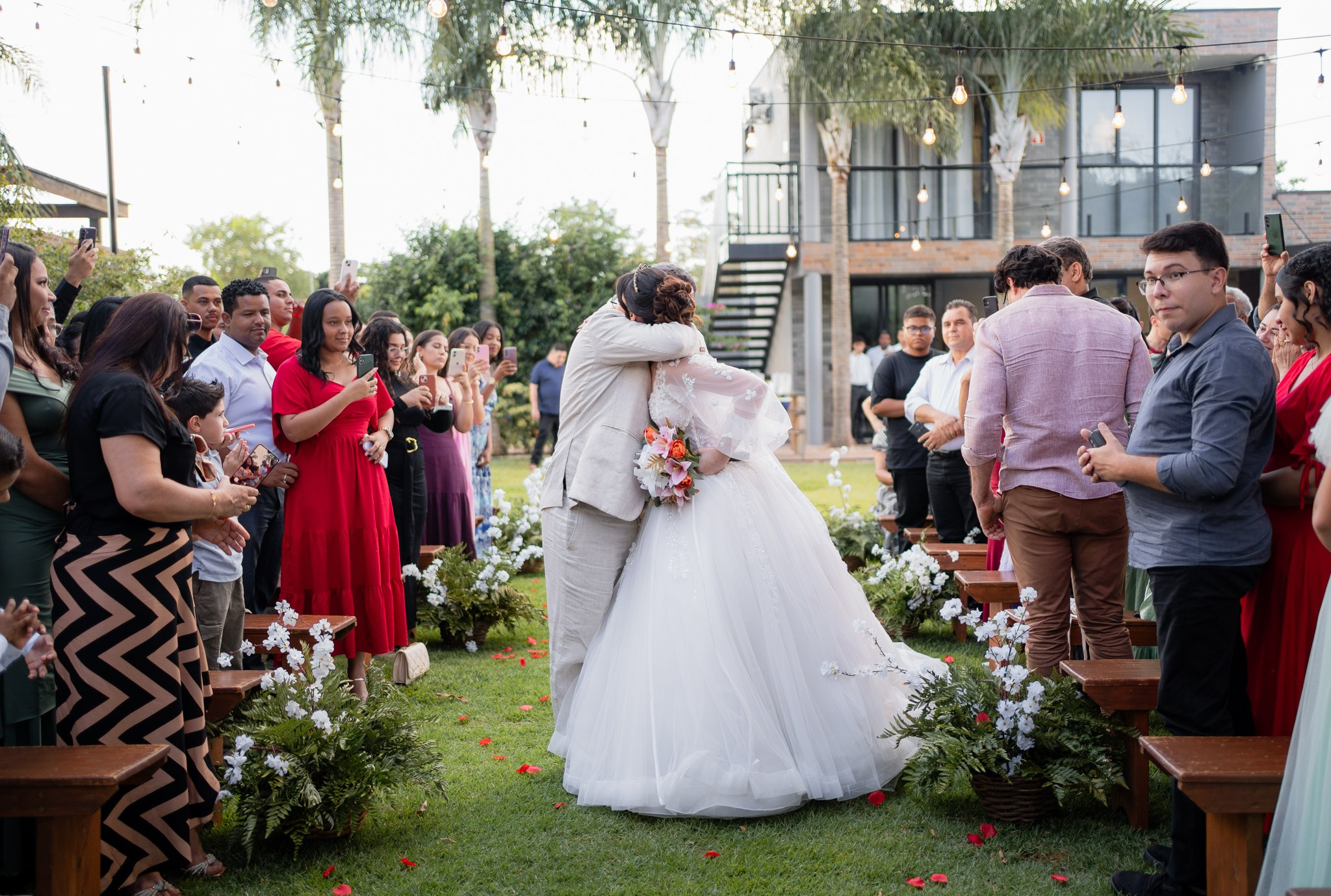 Larissa & Vinicius — Espaço Faveral / Aararaquara. Robson Colaço
