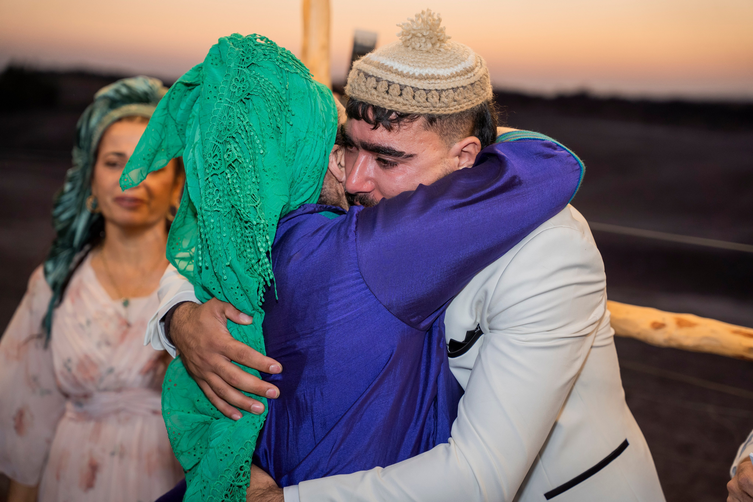 אביה ואחיה. יוסף מזרחי צילום חתונה, ברית וזוגיות. צלם מקצועי שאוהב להוציא אתכם הכי יפים ברגעים הכי מרגשים