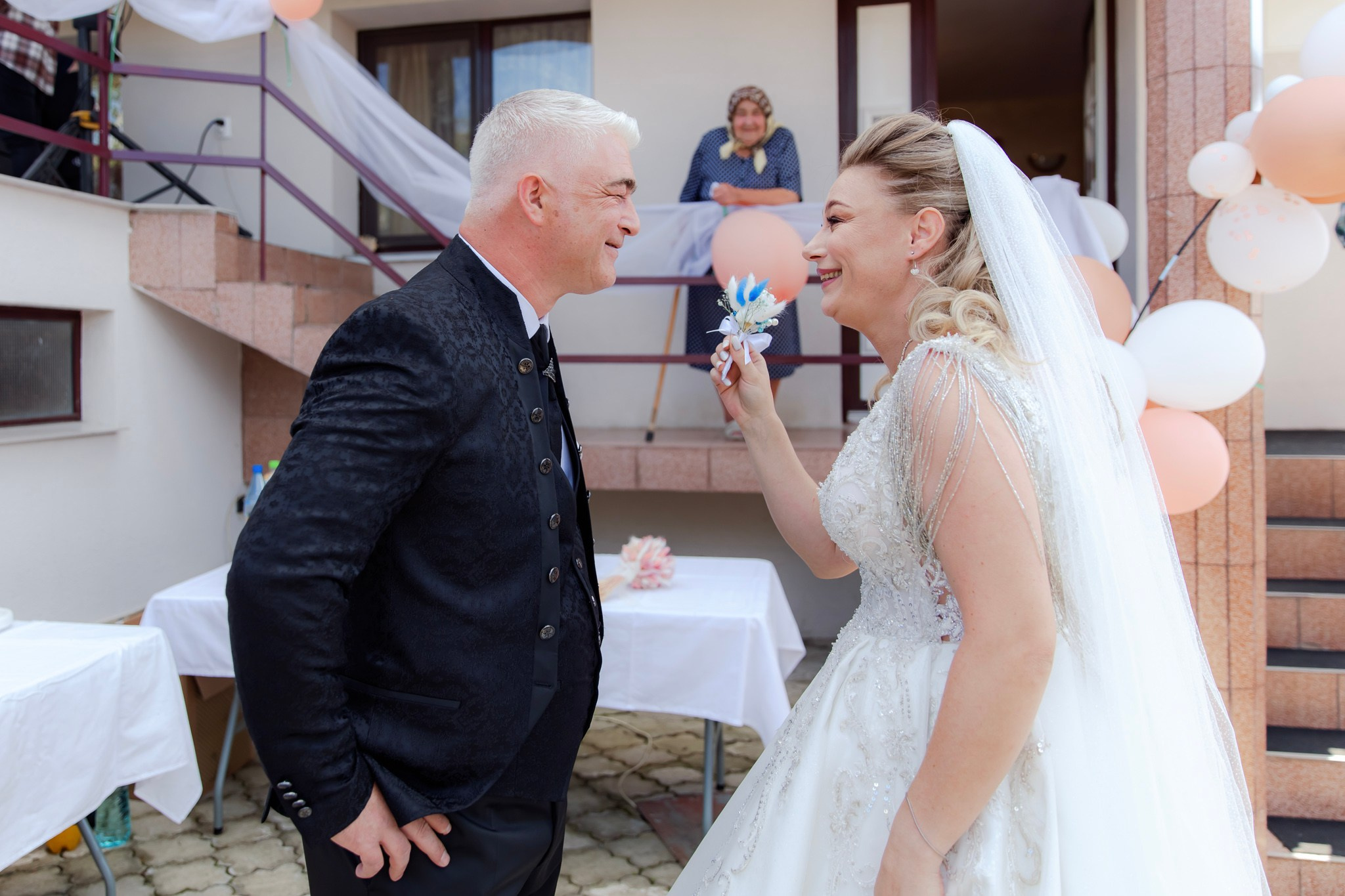 Mihai & Oana. Servicii foto-video profesionale, pentru momente de neuitat