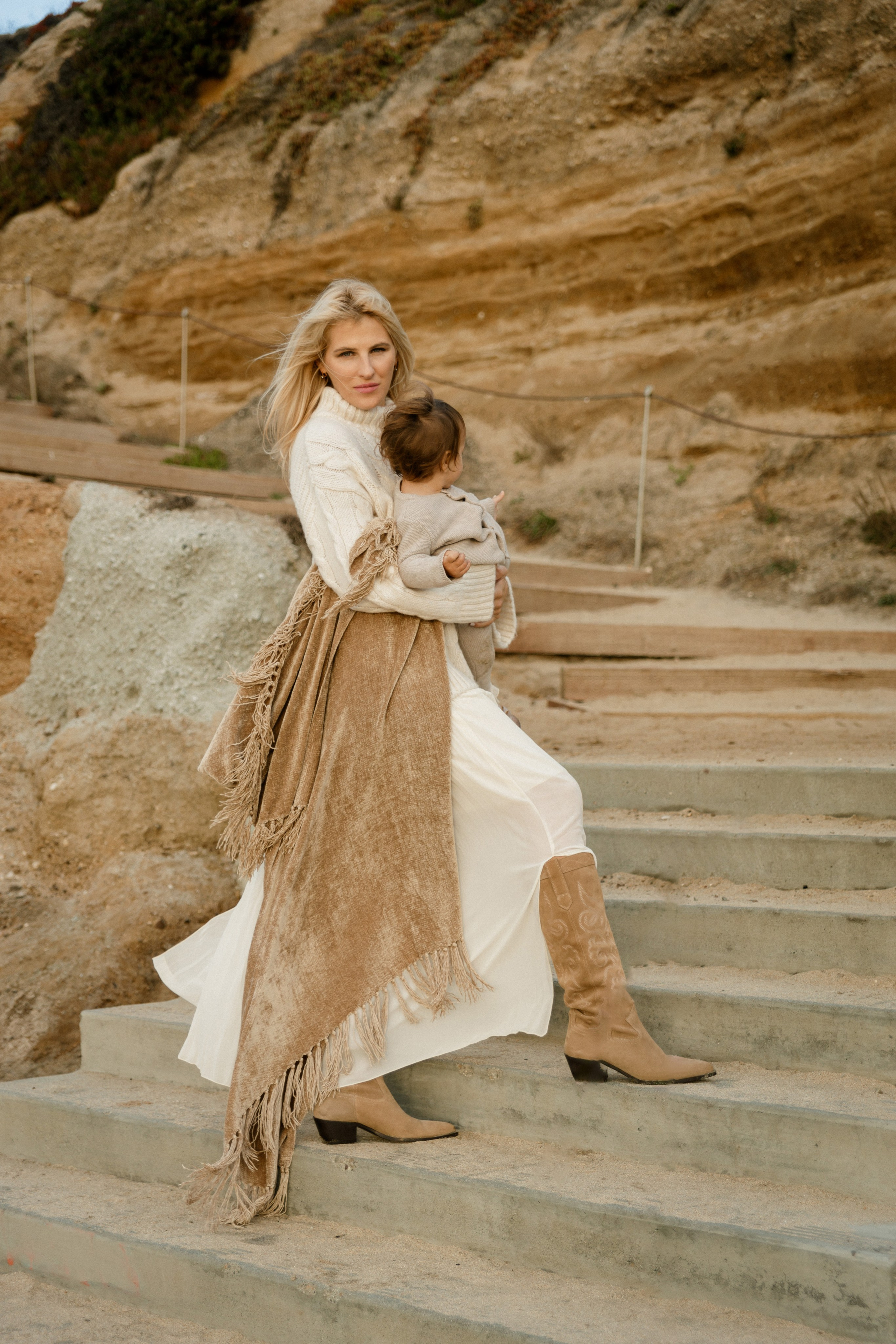 Wild Beauty on the Californian Beach. Maternity, newborn photographer in the Bay Area|Iryna Rakivnenko