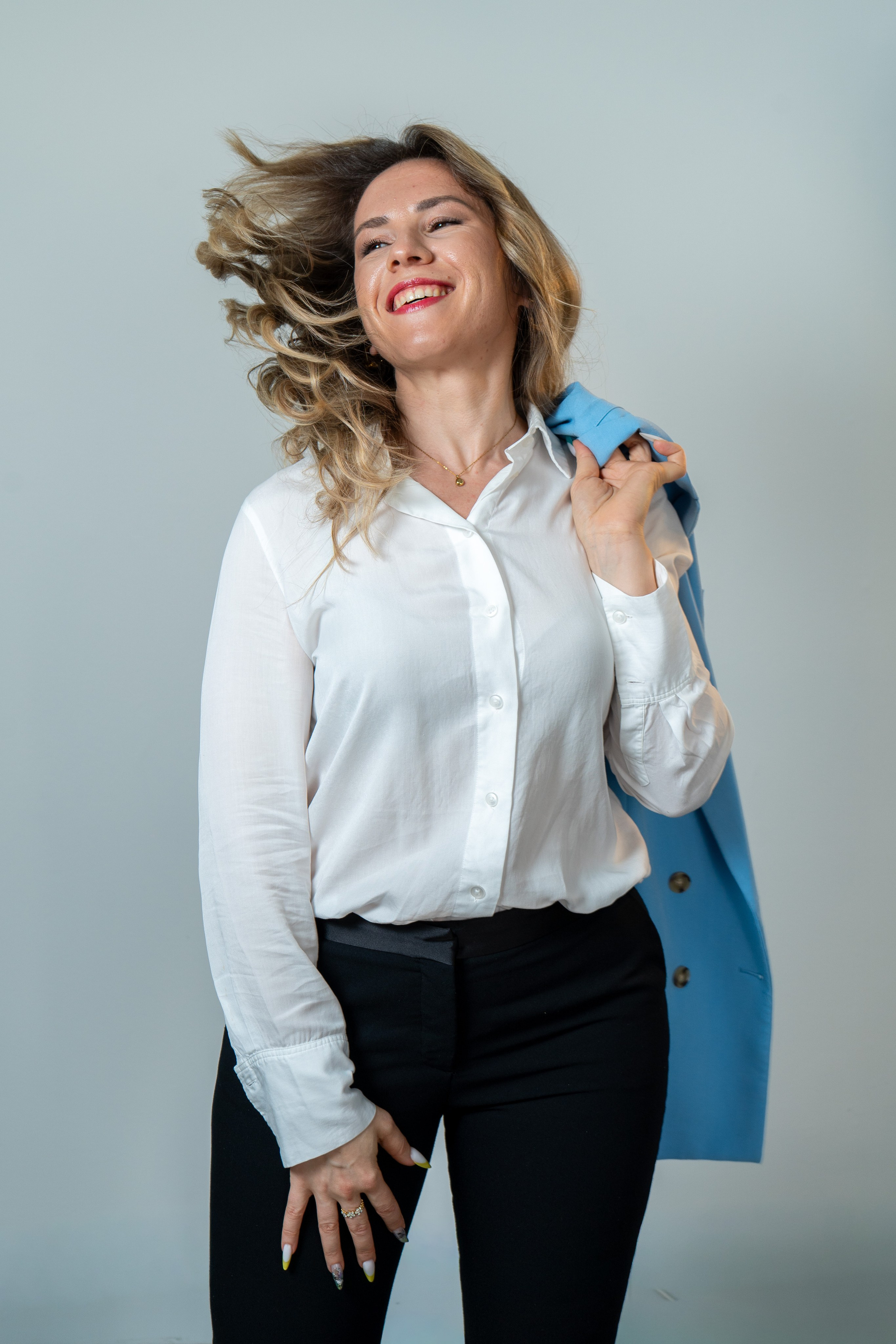 Nina Petrasco. Frames by Giovani Braga