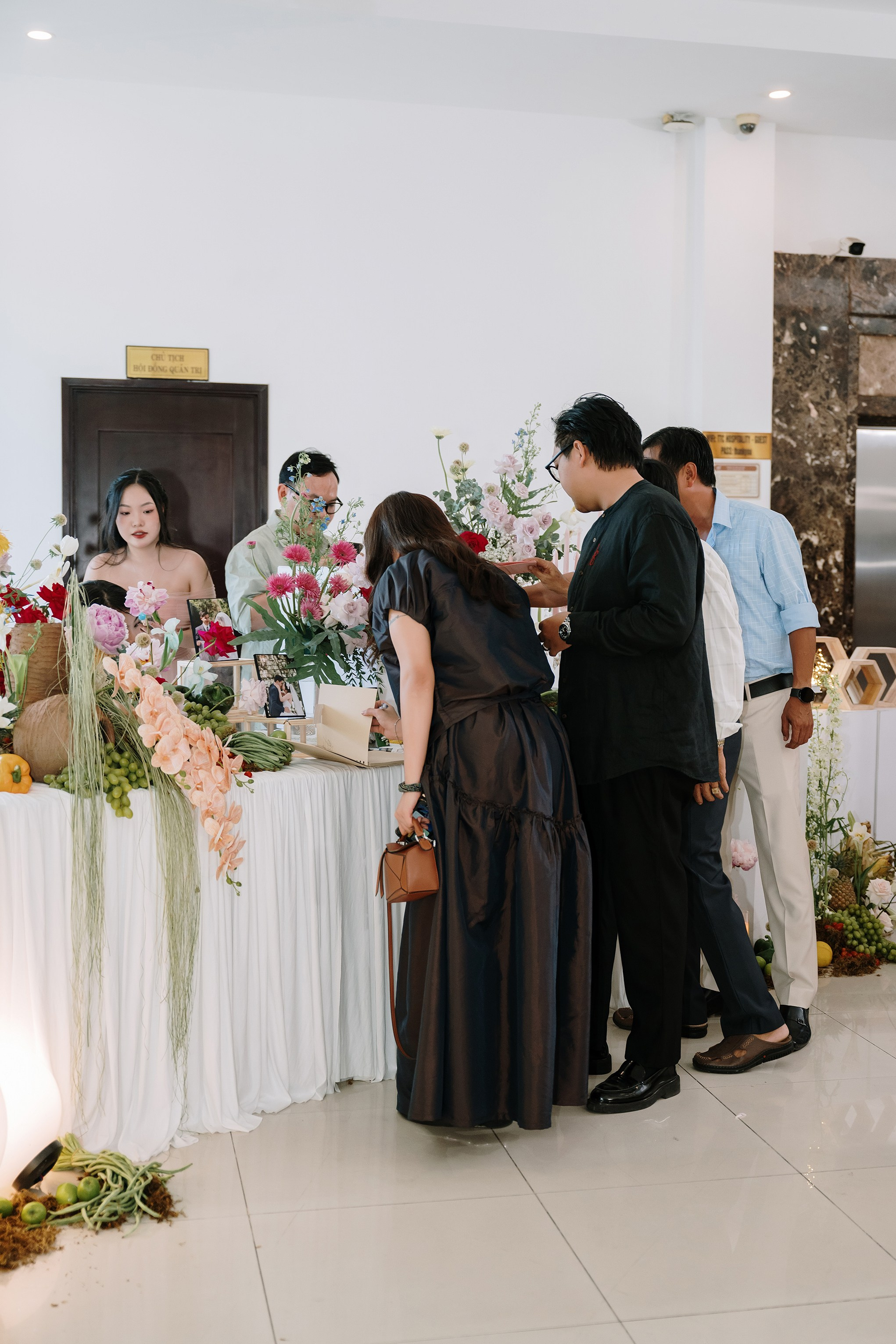 TOAN & VY / Wedding Journalism. Saigon Wedding Present | Art Beyond Moments