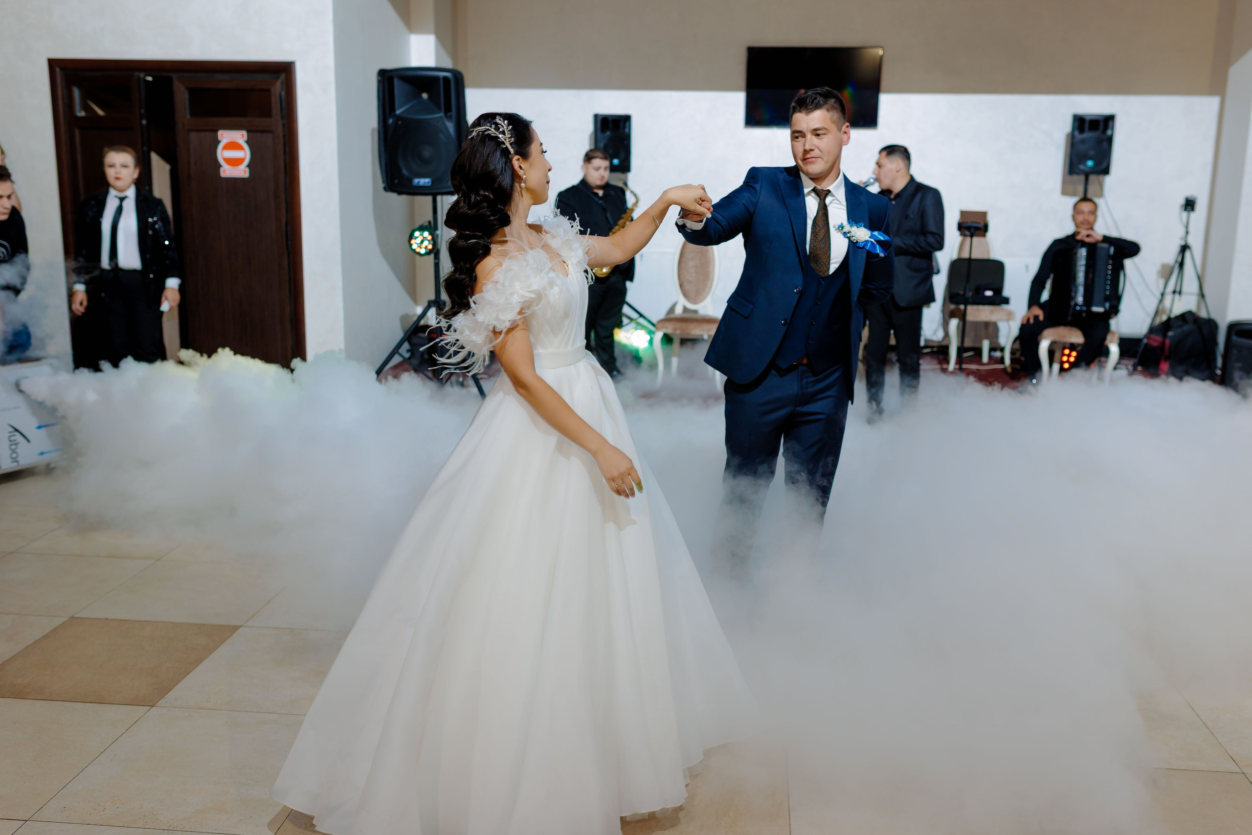 Loredana & Emilian – Ziua Nunții | Videografie - fotografie Botez Suceava, Iași, Botoșani. Servicii foto-video profesionale, pentru momente de neuitat