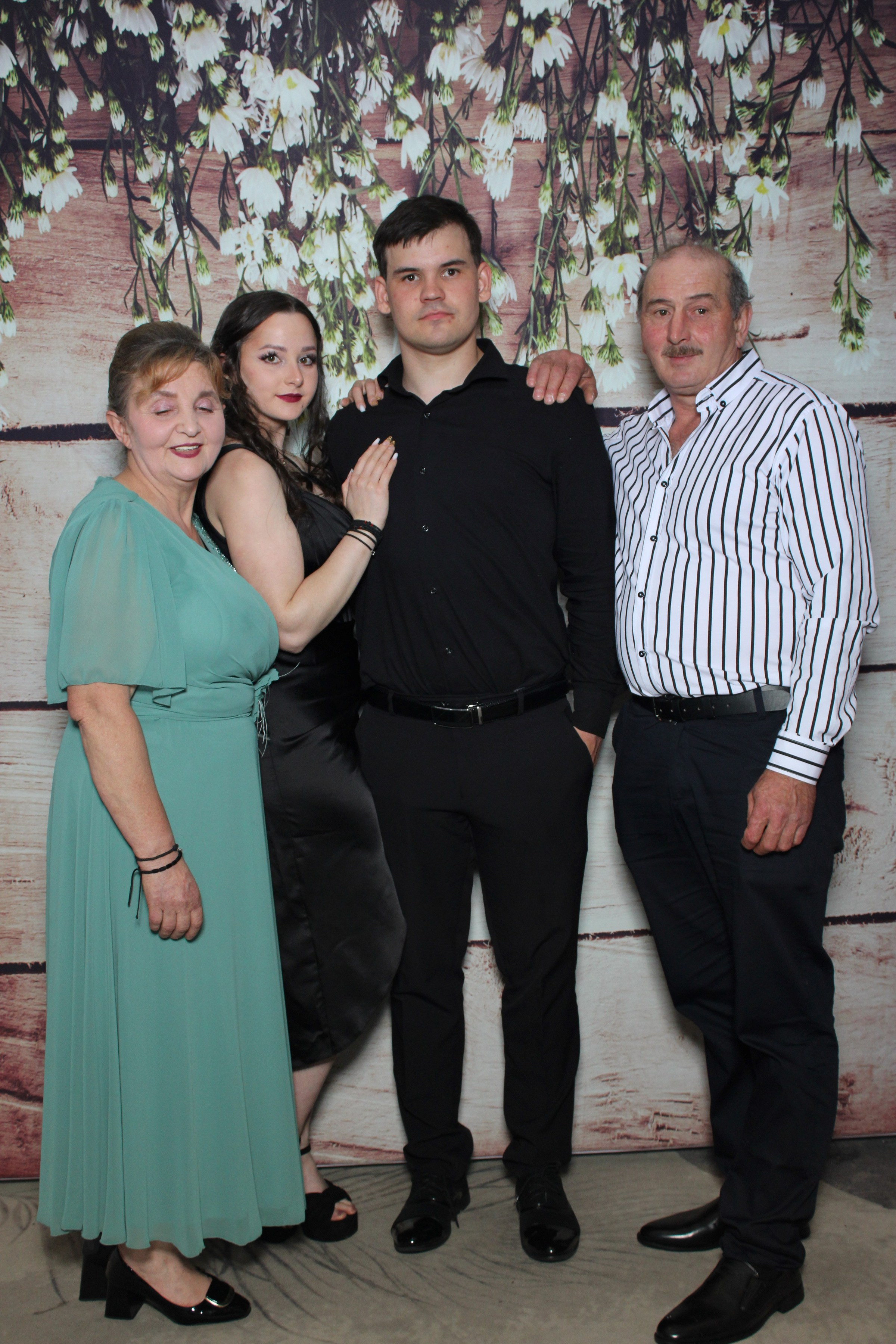 Nunta Denisa & Daniel – Zâmbete și distracție cu Oglinda Amintirilor Suceava
