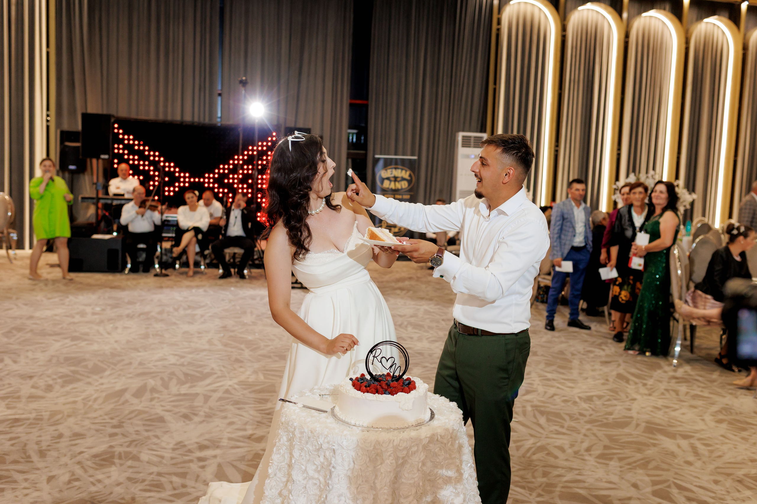 Nunta Nicoleta & Răzvan | Fotografie & Videografie Profesională. Servicii foto-video profesionale, pentru momente de neuitat