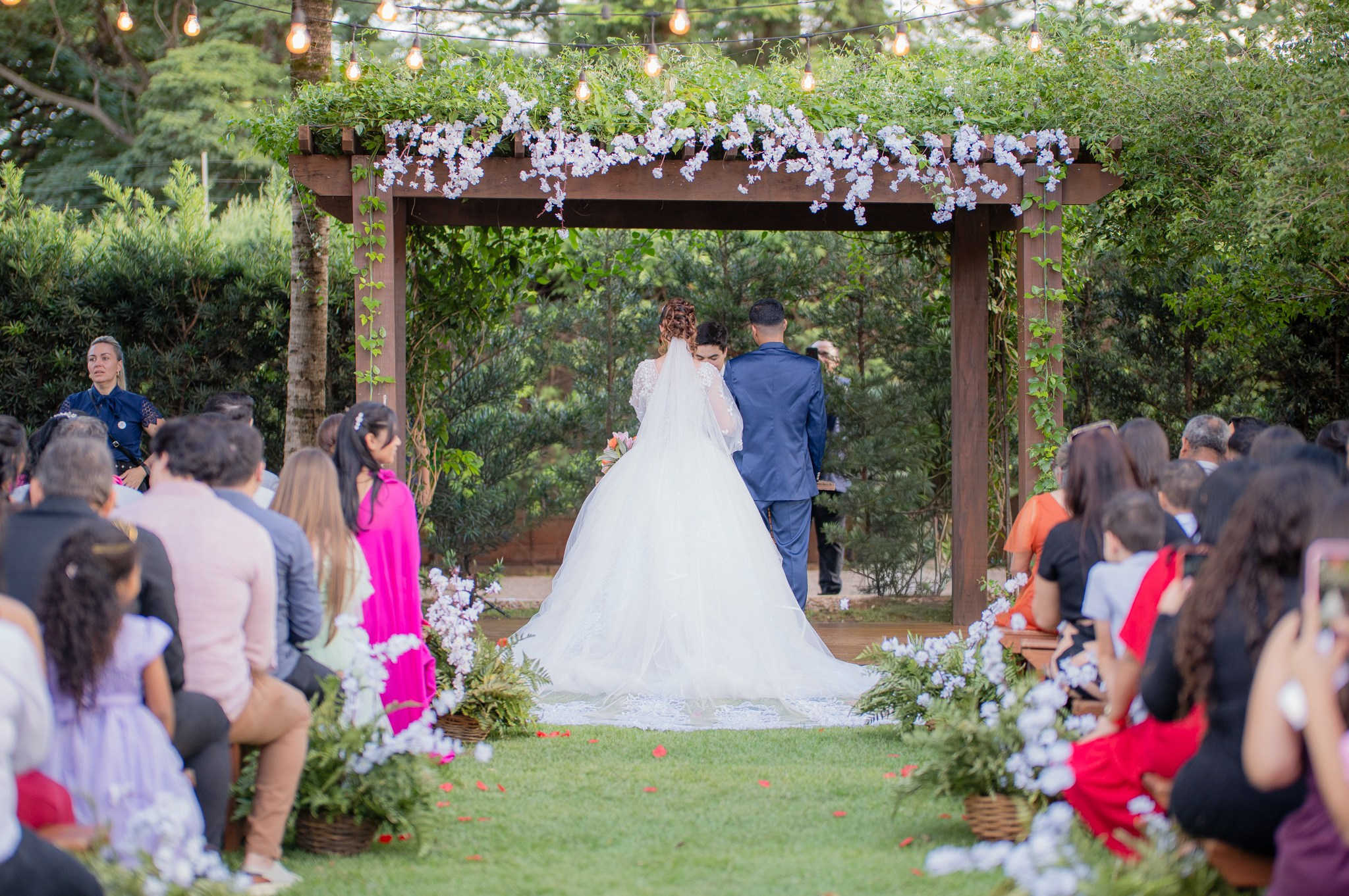 Larissa & Vinicius — Espaço Faveral / Aararaquara. Robson Colaço