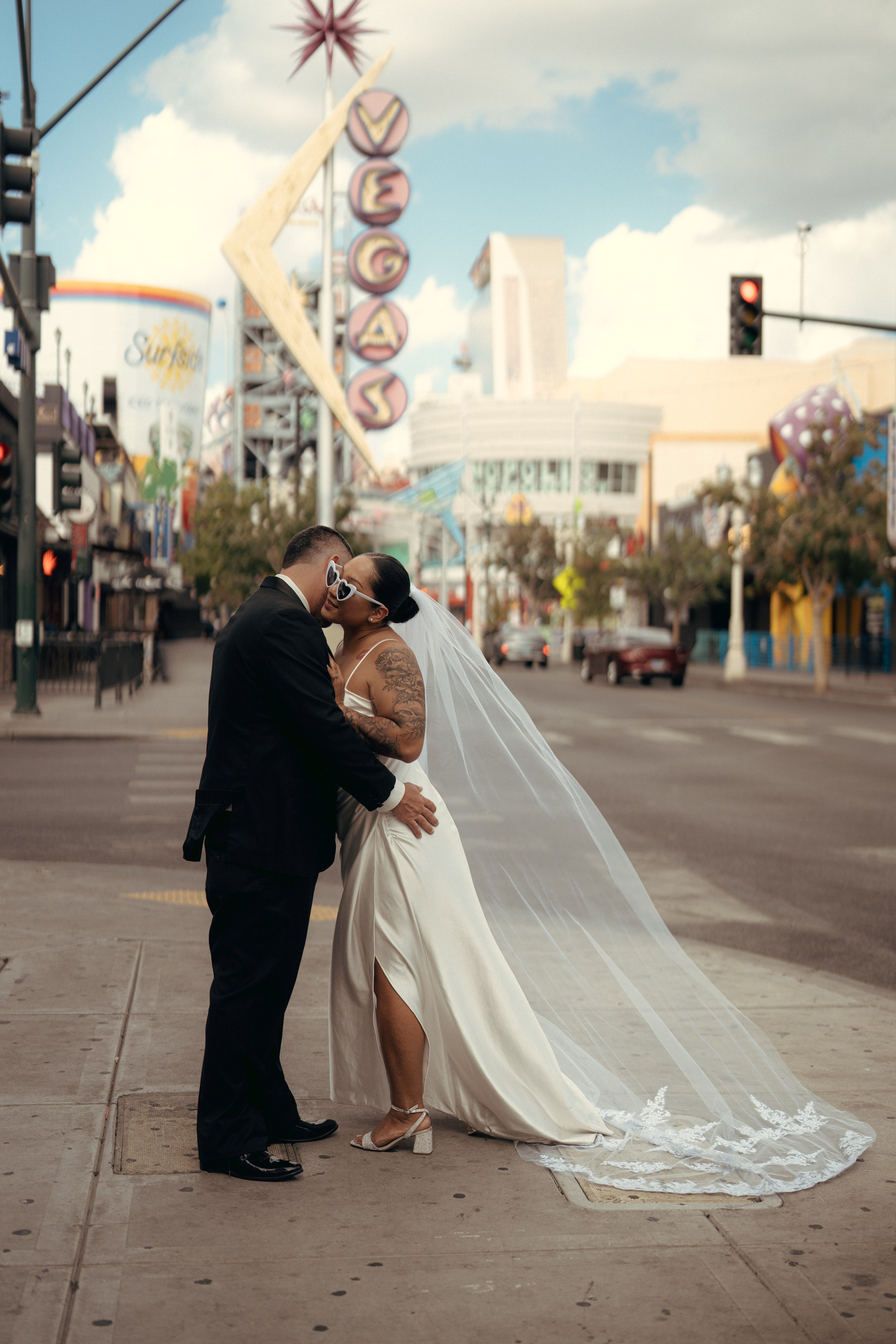 Noelani&Alex. Wedding & elopement photographer Viktoriya Kravtsov. Las Vegas