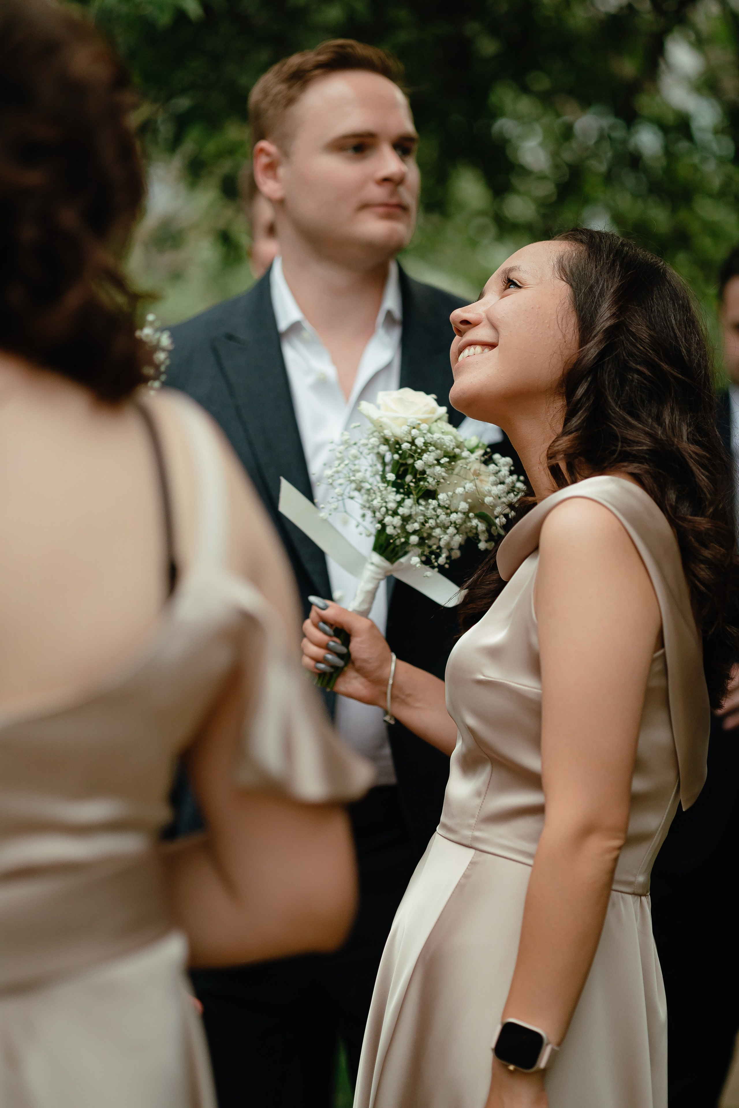 Thomas & Suyumbika. Главная