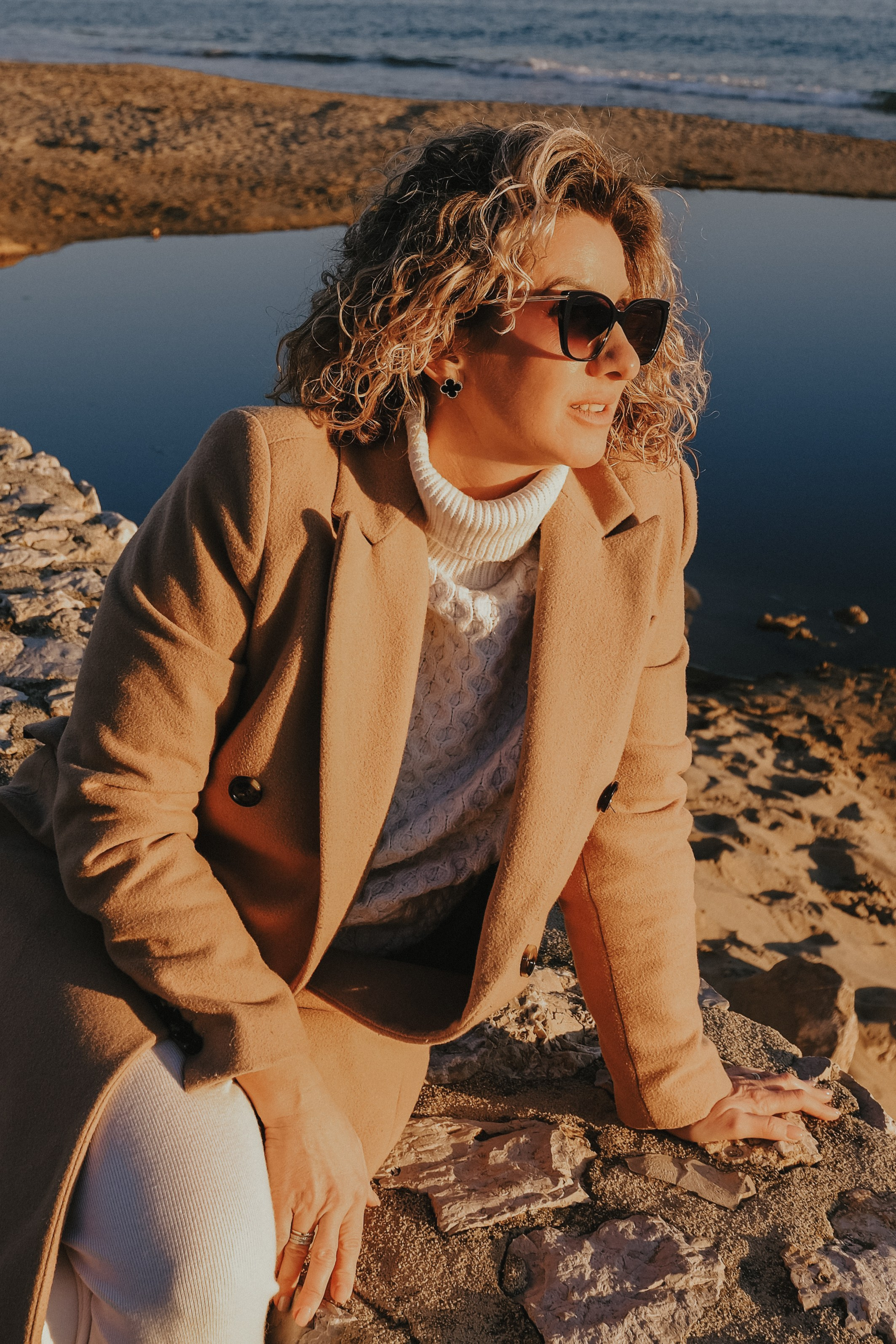 Sesión de pareja en la playa. Fotografía profesional en Calafell - Elena Medvedeva