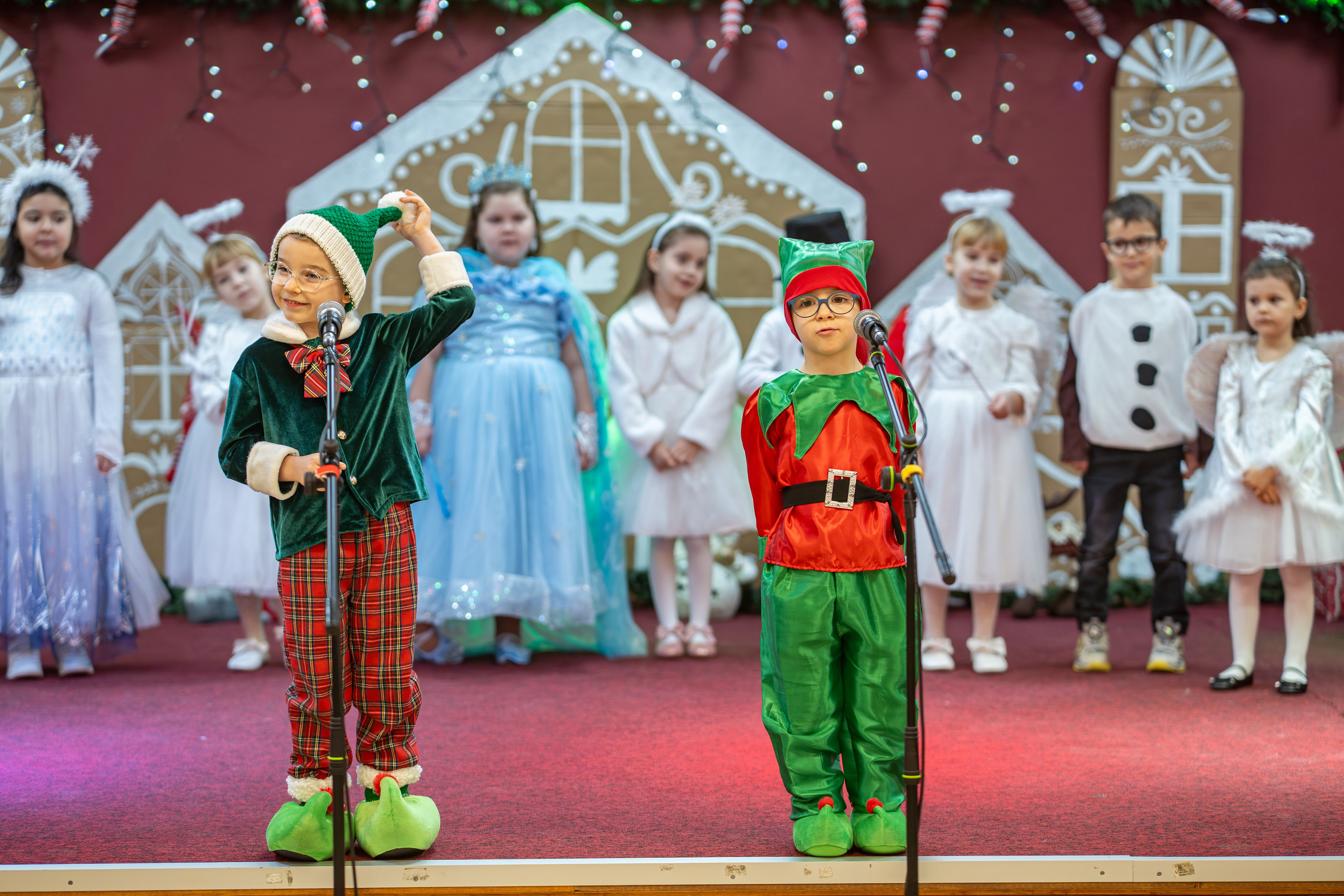 Grupa Buburuzelor Gradinita 37. Adelinne — fotograf profesionist în Constanța pentru familii, bebeluși și evenimente