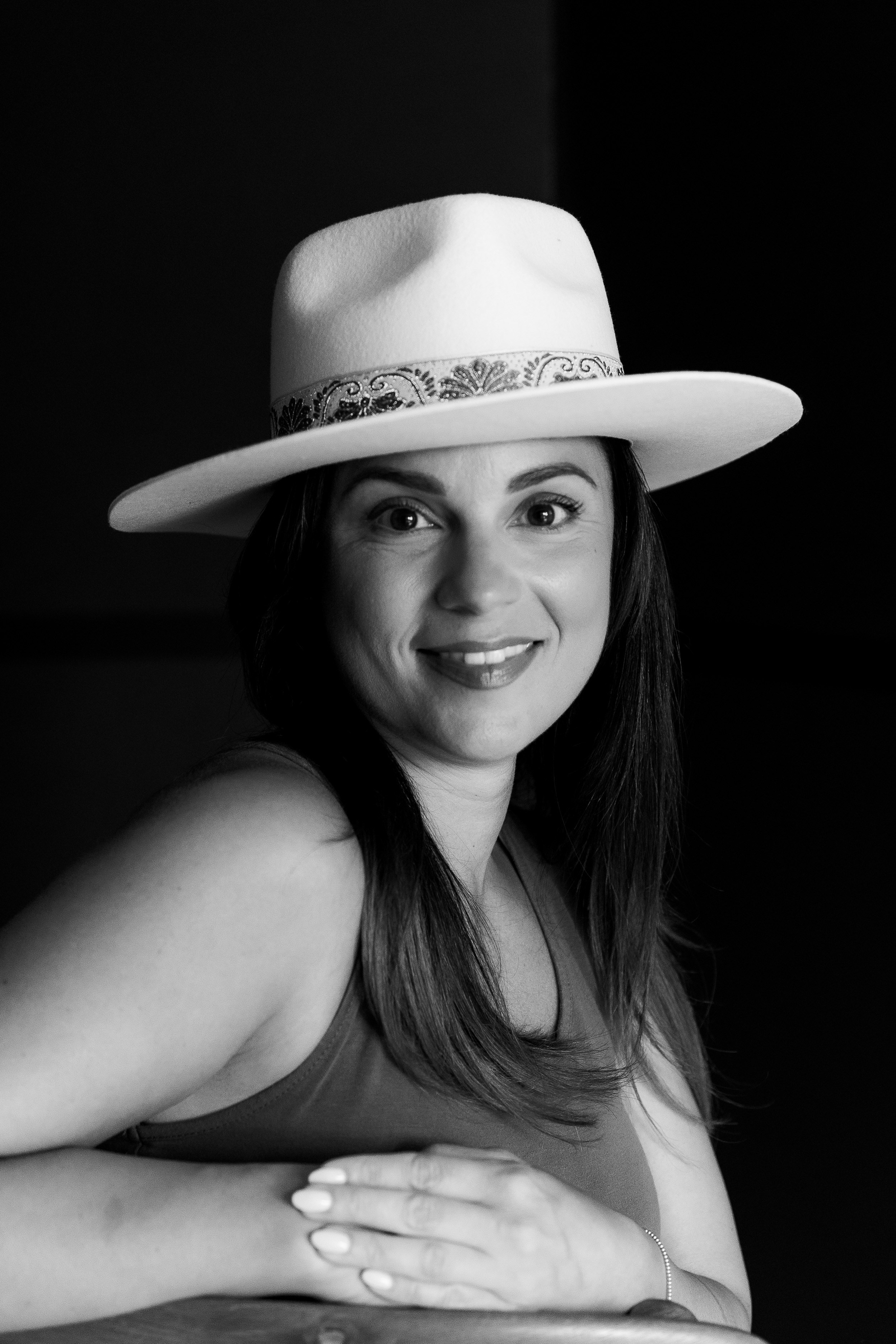 S. Rawnoir- Portrait photography by Daria Paliy.Timeless black&white portraits of women in NYC area