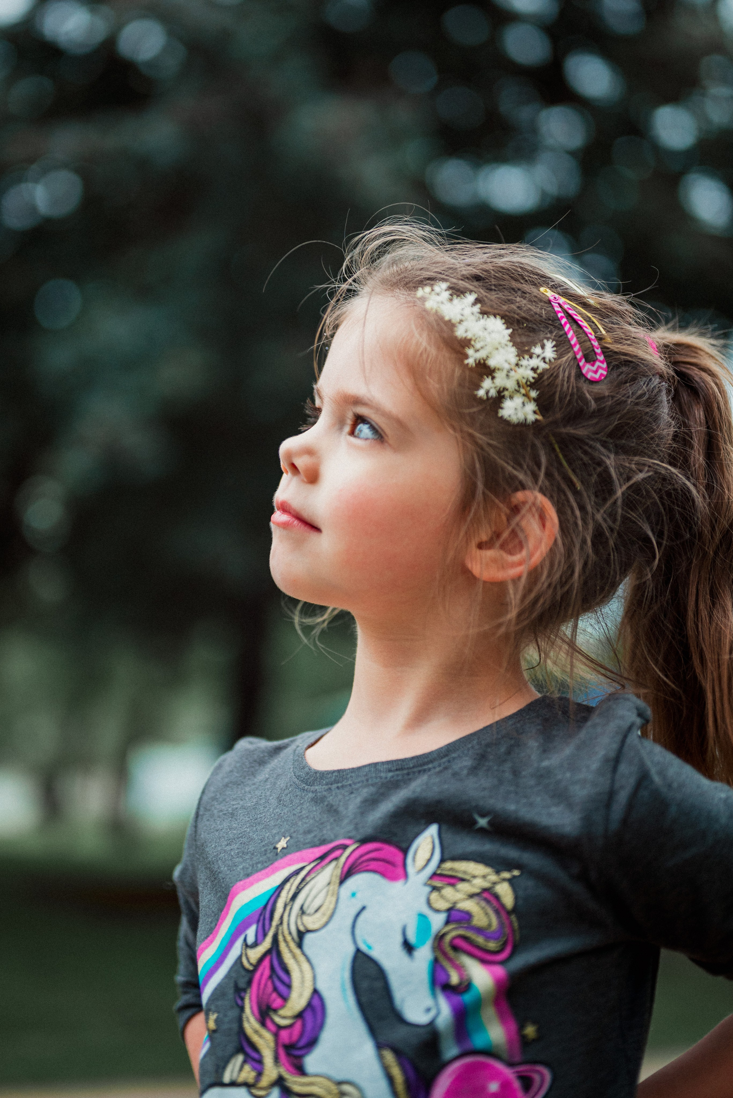 Young girl in natural light portrait session, Russian speaking family photographer in De Pere.
