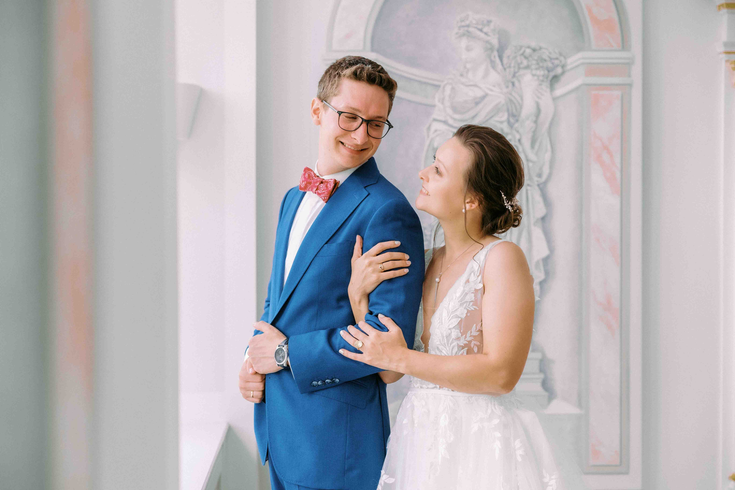 brautpaar bei ihrer hochzeit im schloss von hammerstein