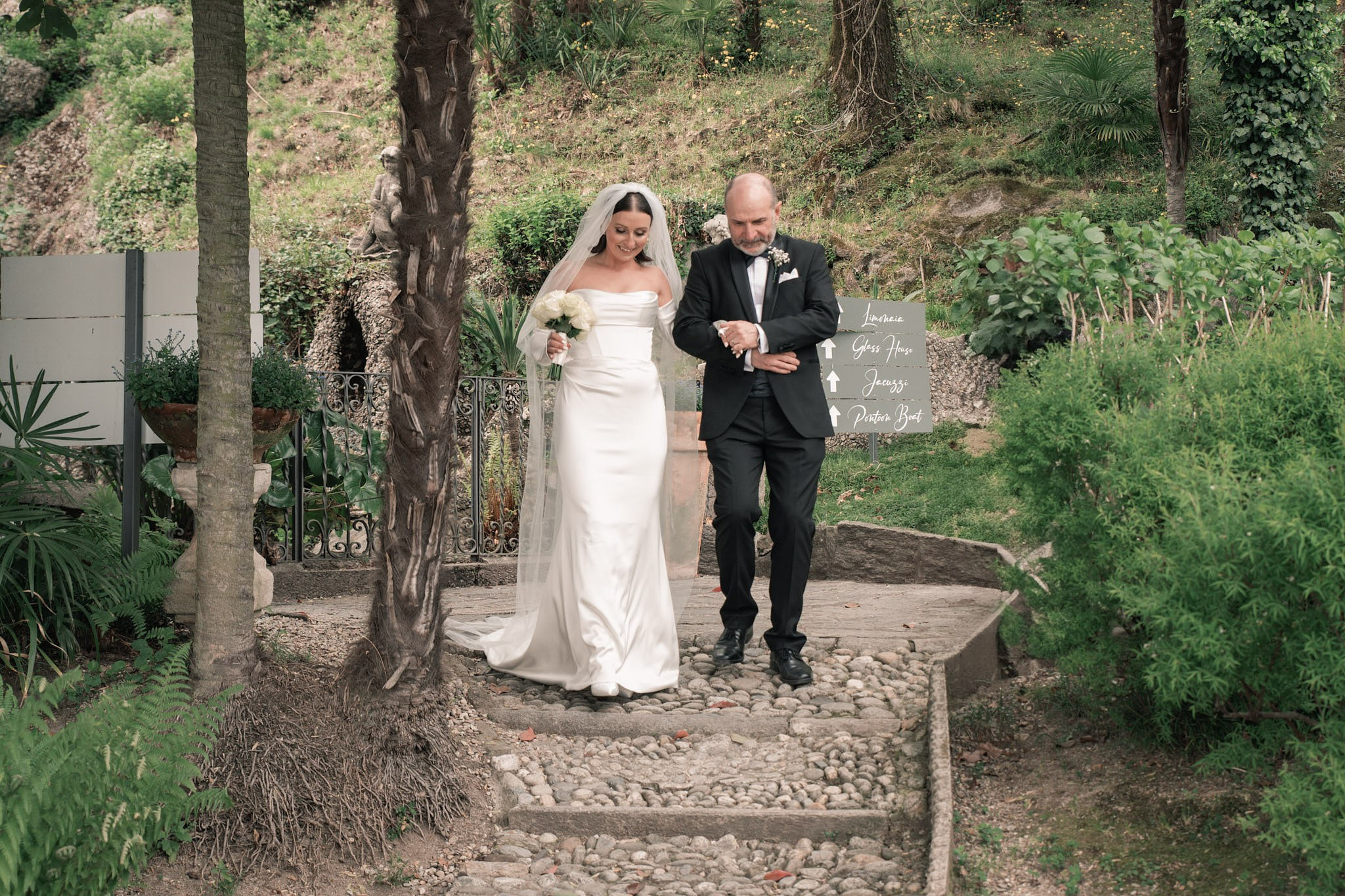 Roxie & Richard Wedding. Fotografo matrimonio Lago di Como Ferrari Media Production