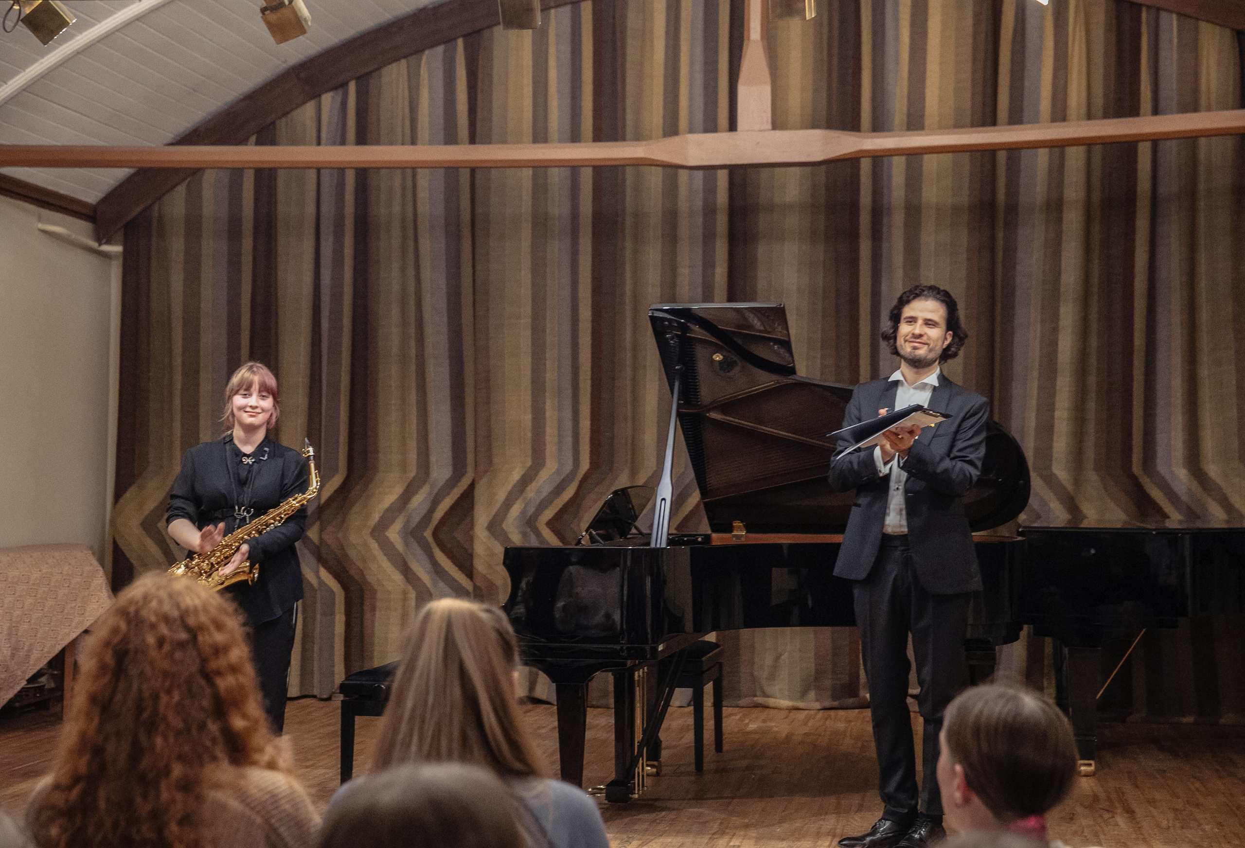 Koncerts P.Jurjāna mūzikas skolā Ukrainas bērnu atbalstam. Sandra Garanca Portrait and event photographer