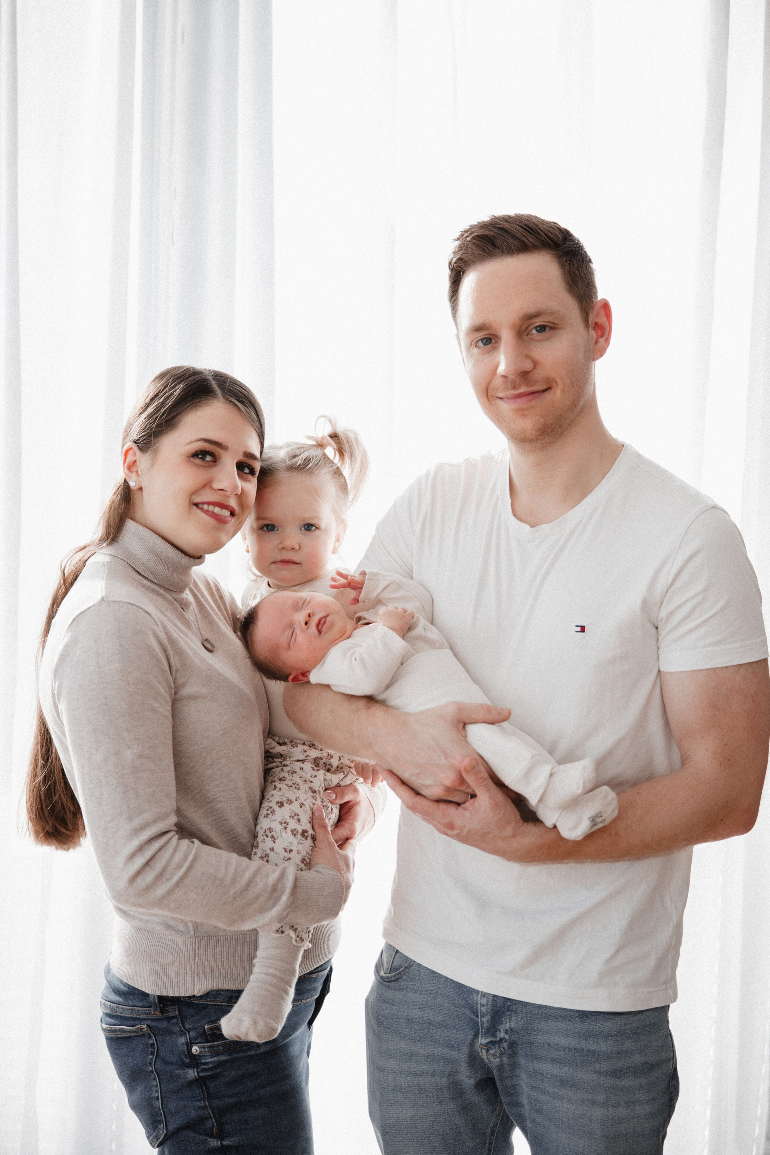 Neugeborenenfotos Zuhause. Hochzeitsfotografie |Hochzeitsfotograf Bochum | Hochzeitsfotograf Dortmund | Hochzeitsfotograf Essen | Hochzeitsfotograf Ruhrgebiet
